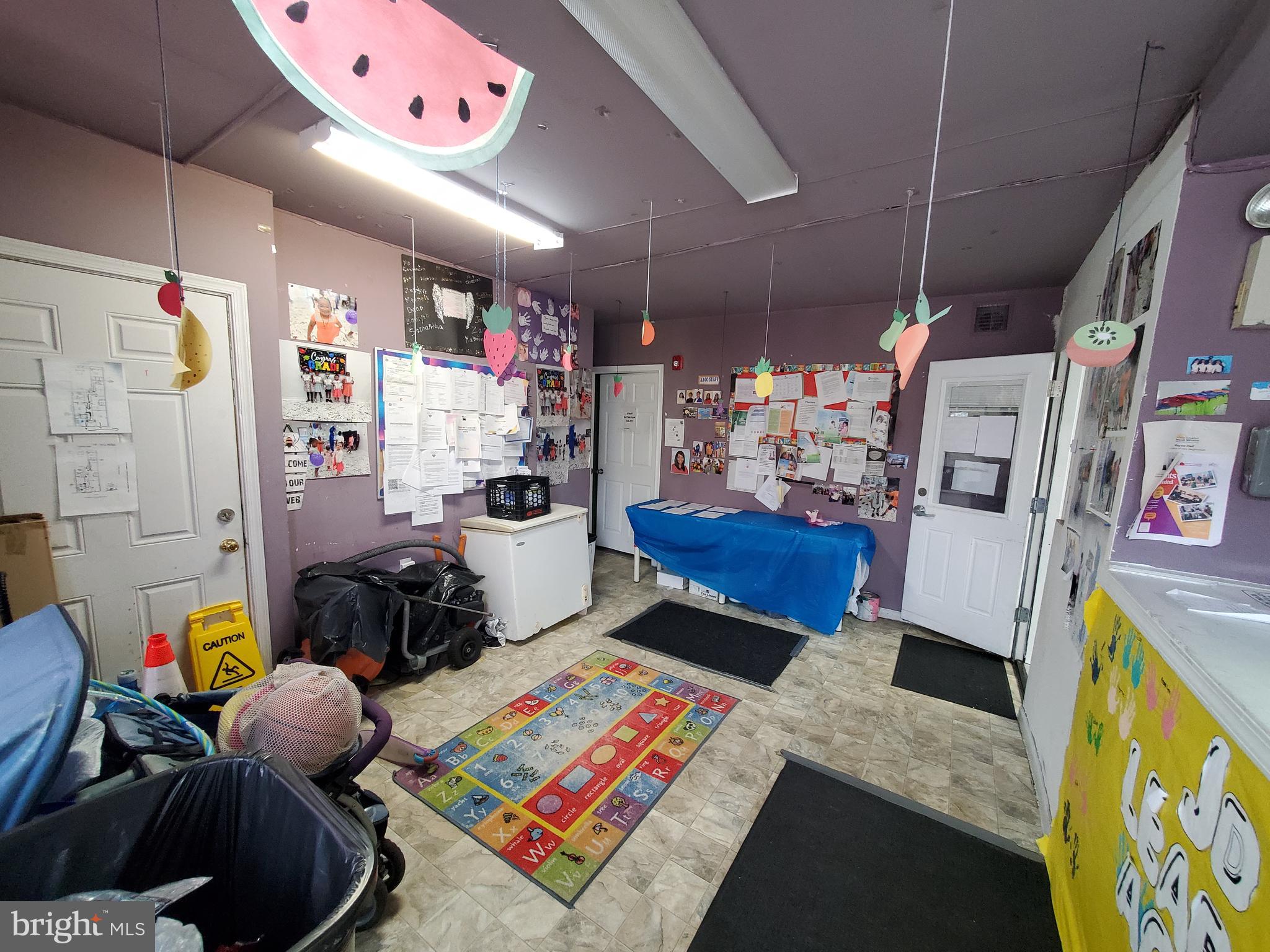 OLNEY - Commercial Sale