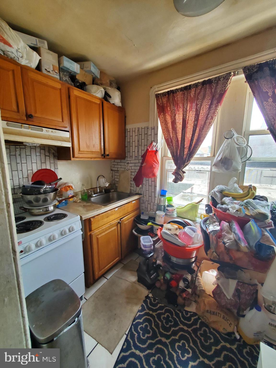 OLNEY - Commercial Sale