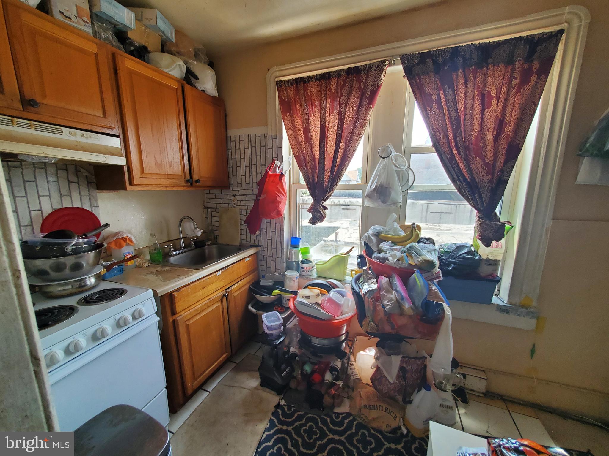 OLNEY - Commercial Sale