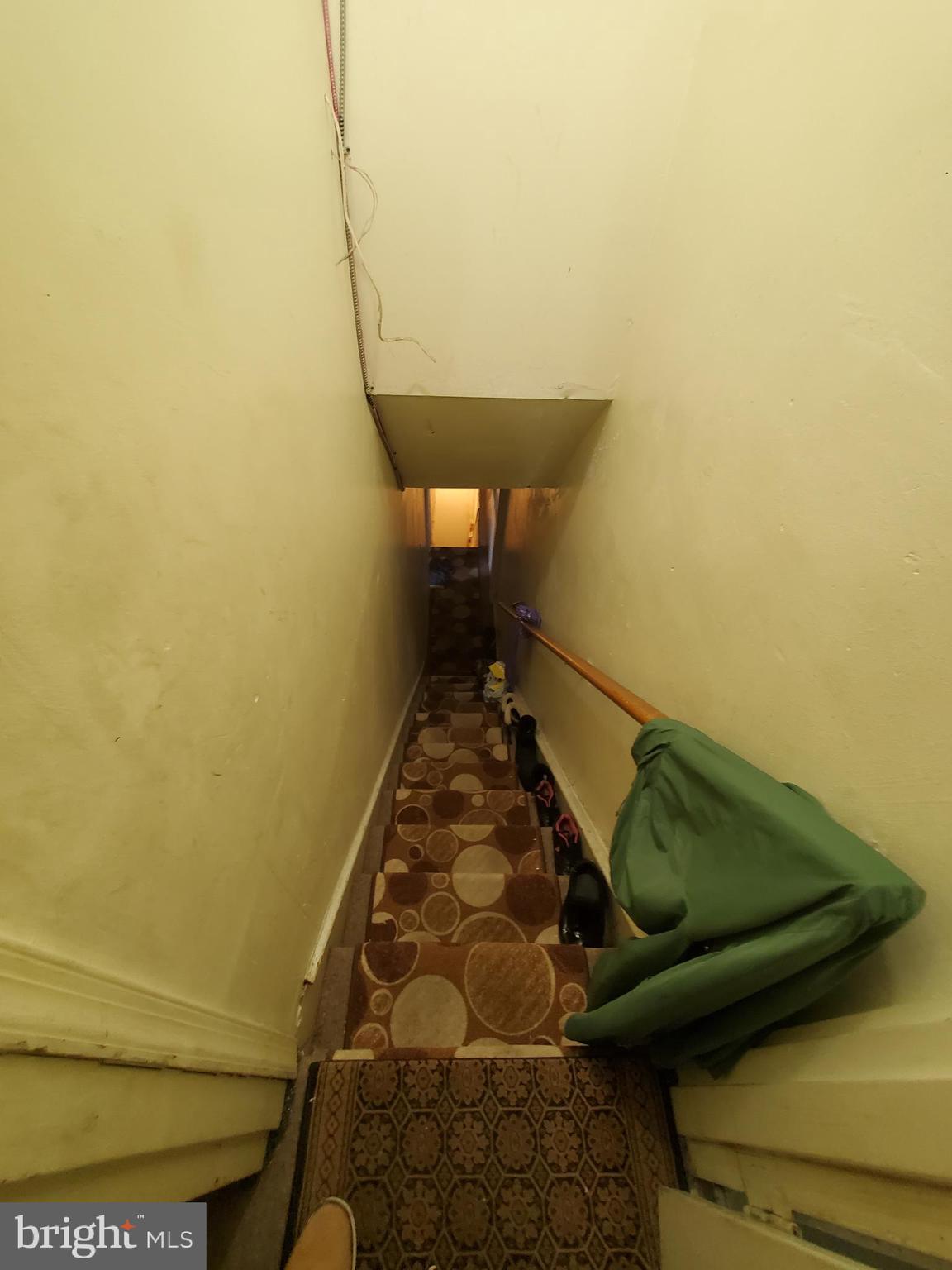 OLNEY - Commercial Sale