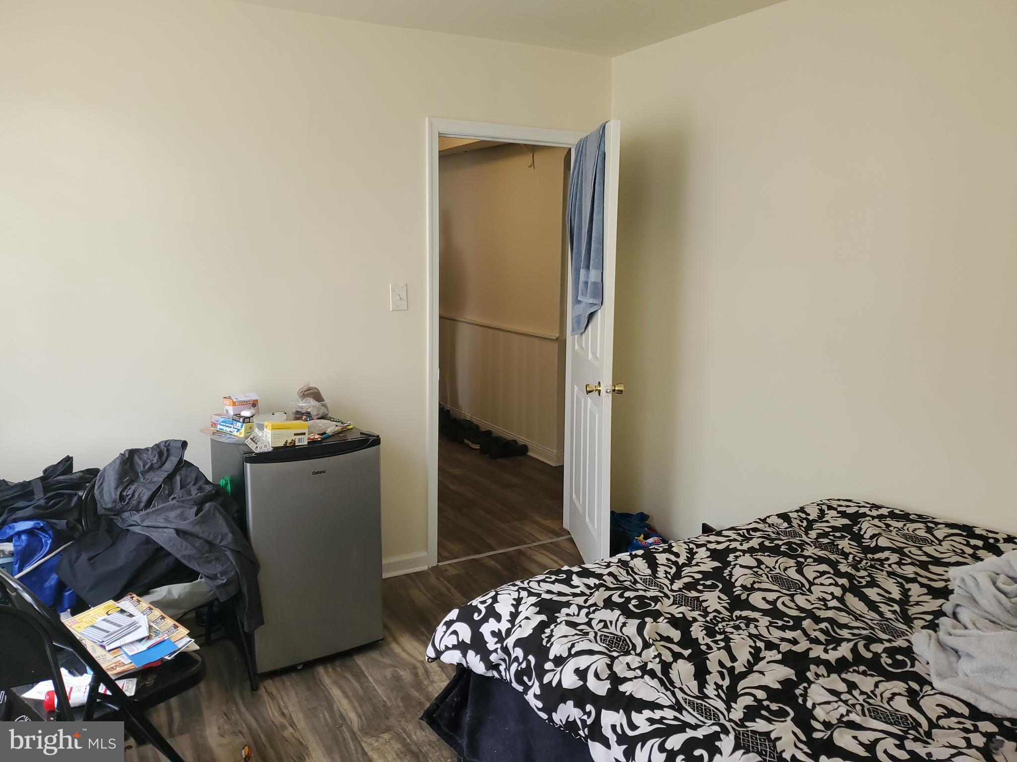 OLNEY - Commercial Sale