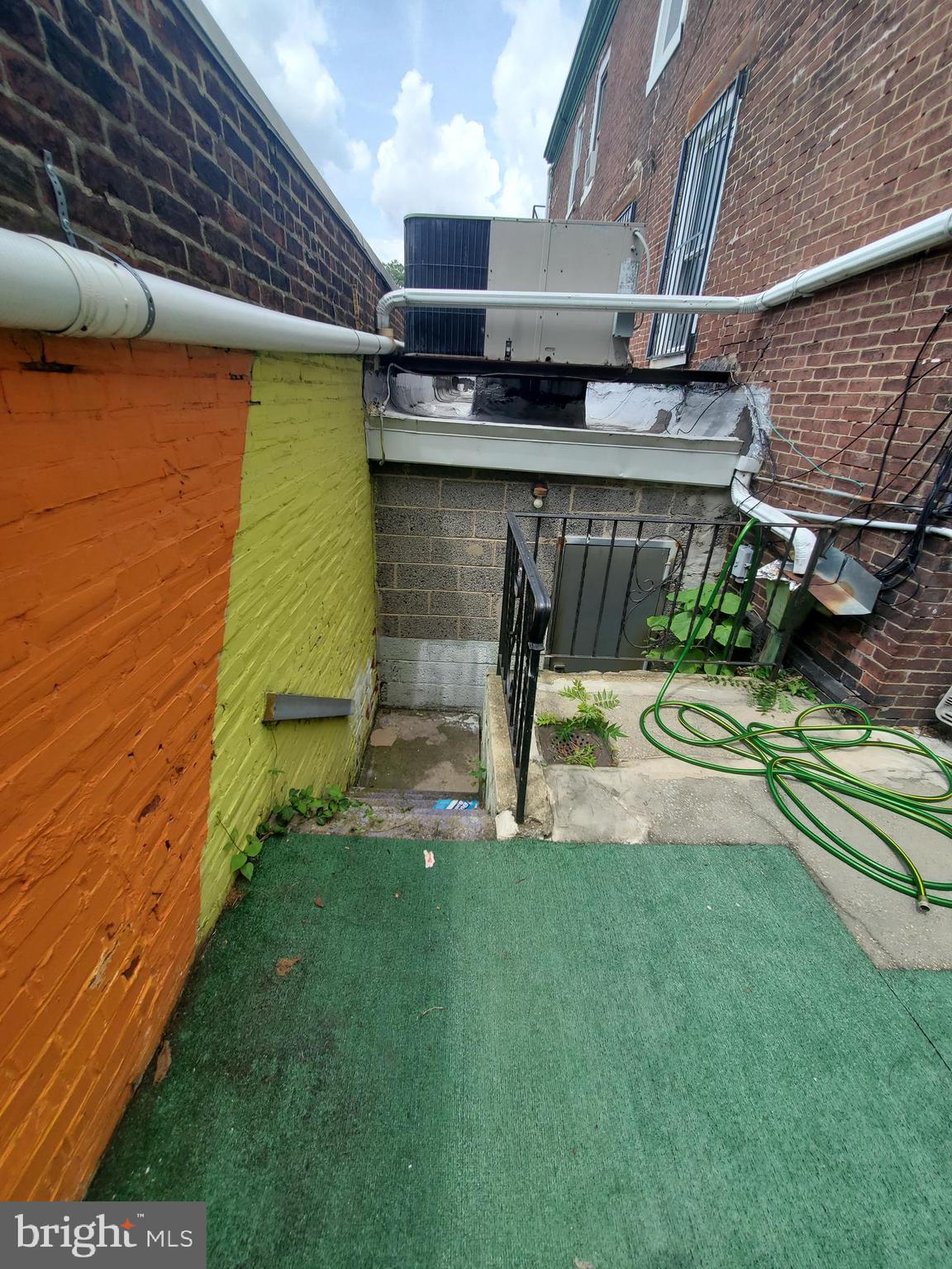 OLNEY - Commercial Sale