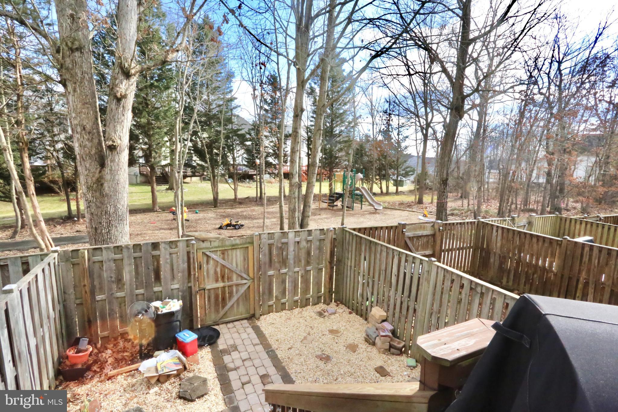 GREEN TRAILS - Residential Lease