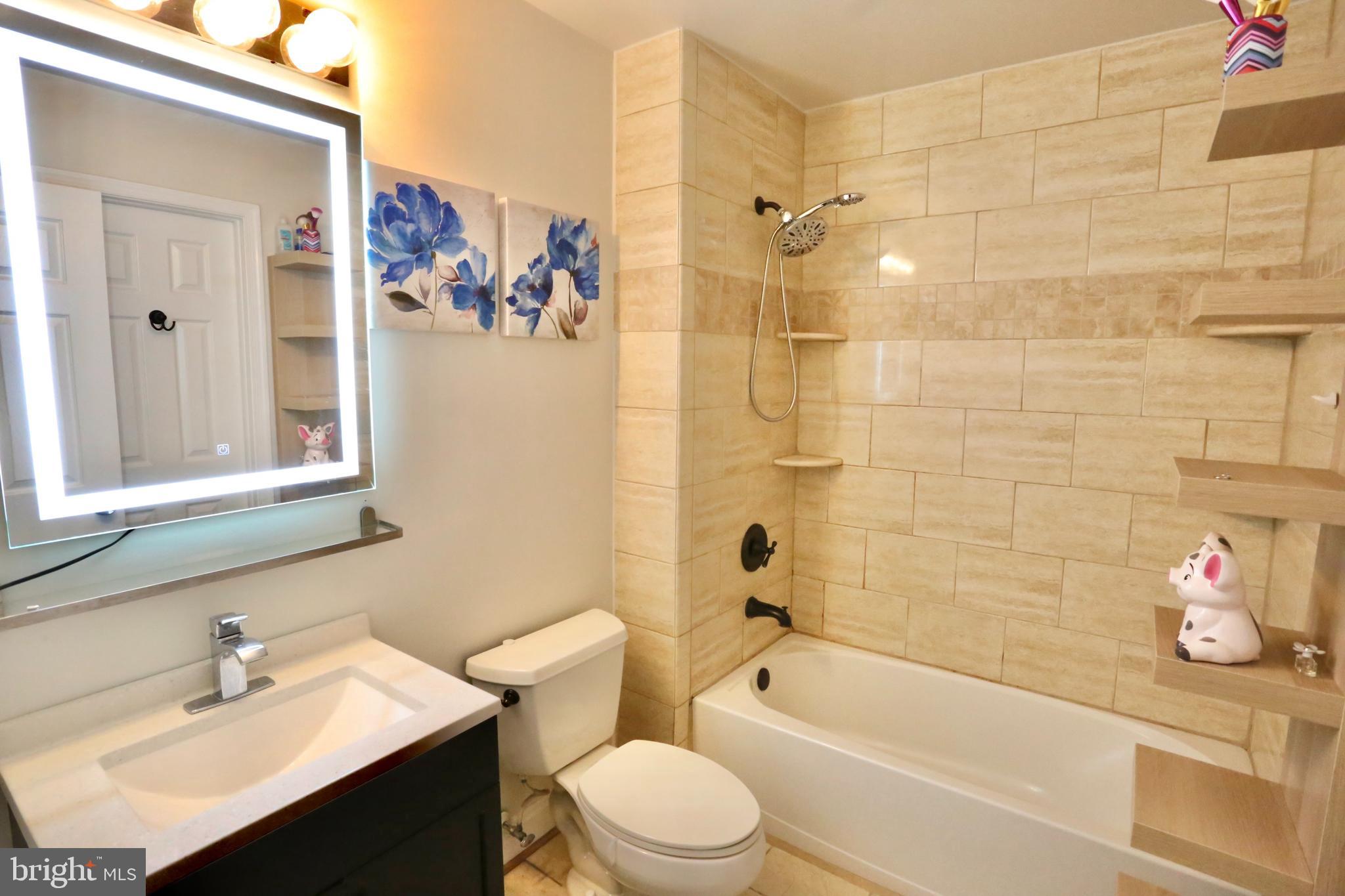 GREEN TRAILS - Residential Lease