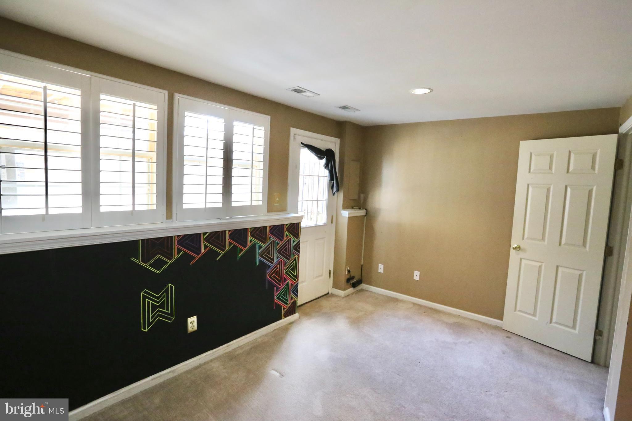 GREEN TRAILS - Residential Lease