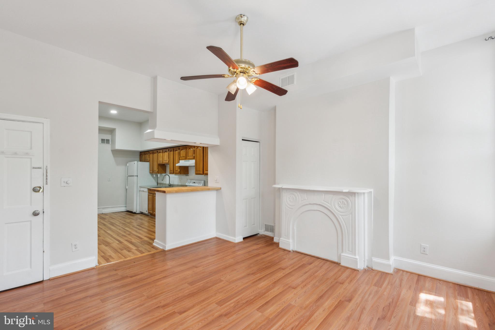 HOLLINS MARKET - Residential Lease