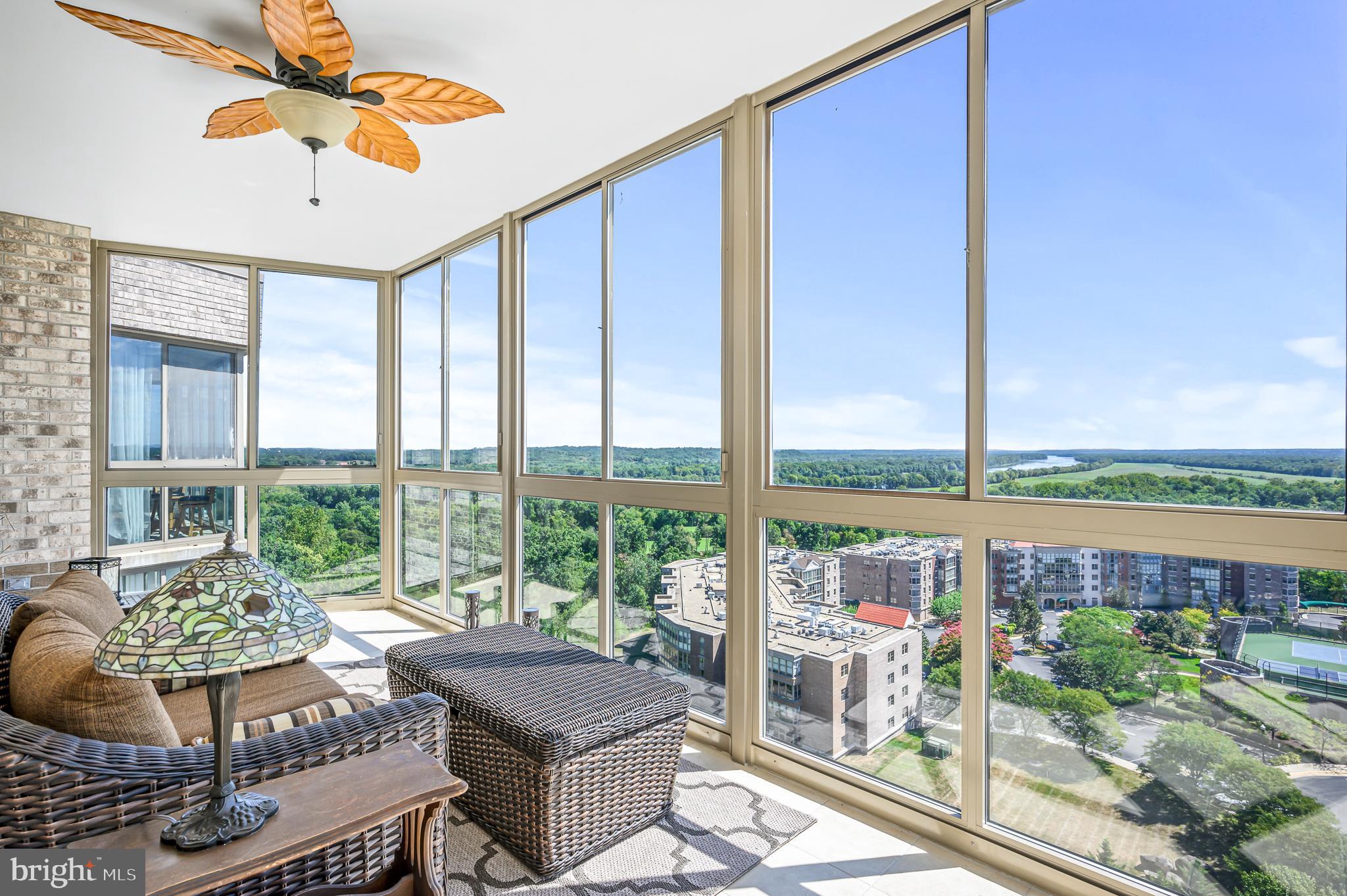 LANSDOWNE WOODS - Residential Lease