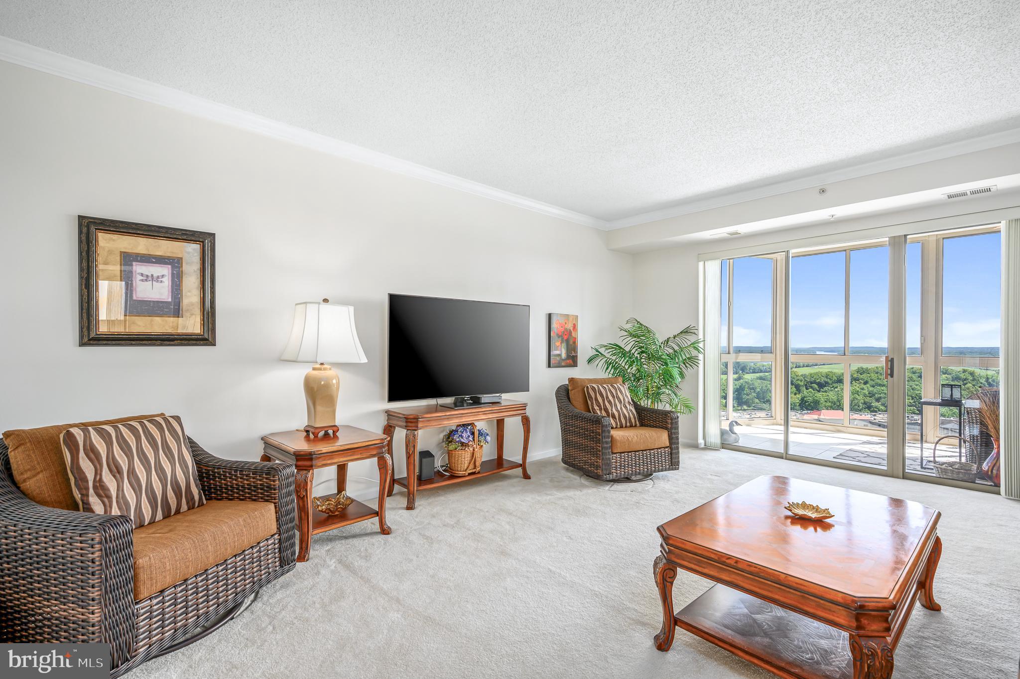 LANSDOWNE WOODS - Residential Lease