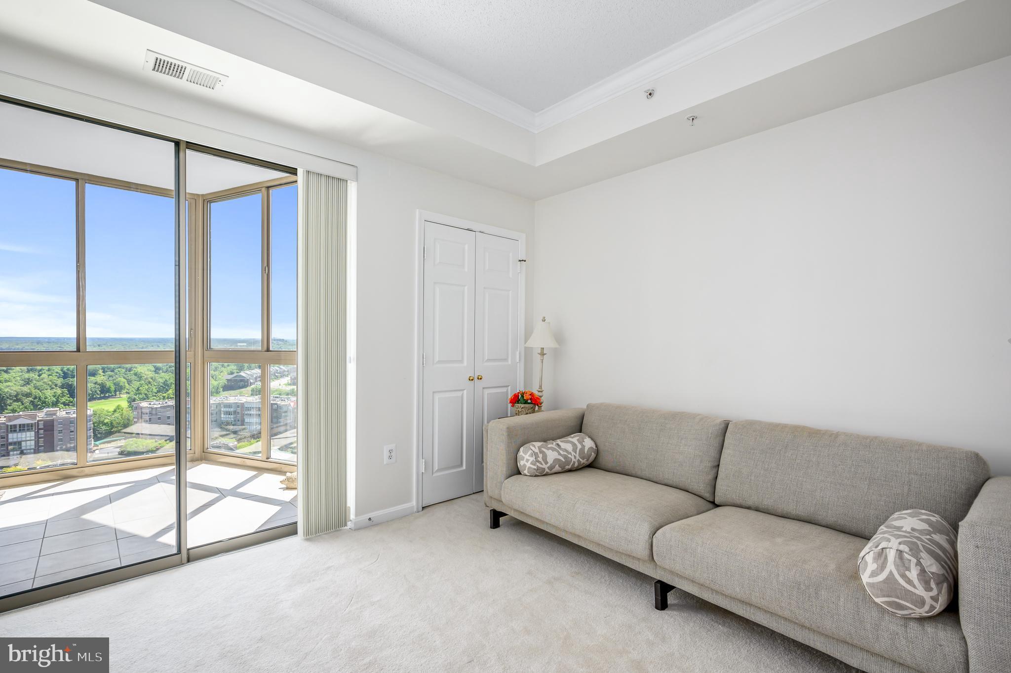 LANSDOWNE WOODS - Residential Lease