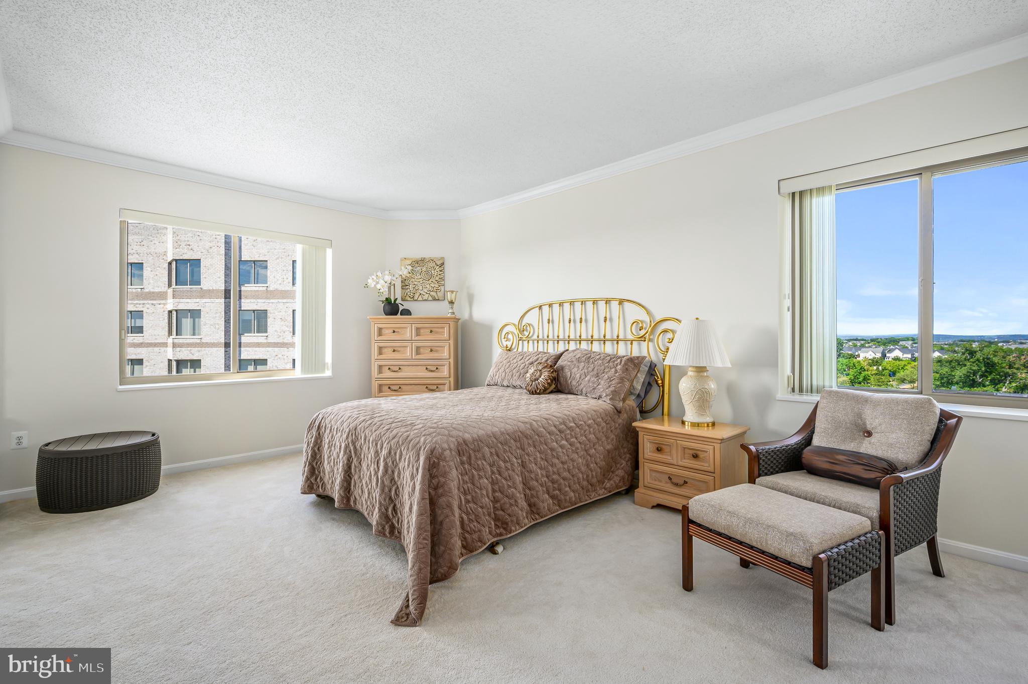 LANSDOWNE WOODS - Residential Lease