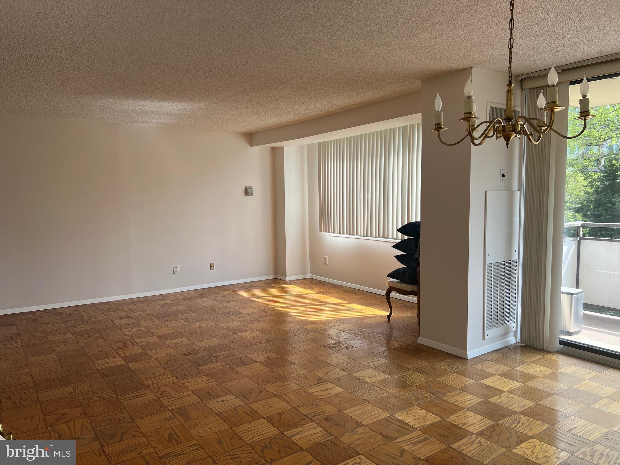 PROMENADE TOWERS - Residential Lease