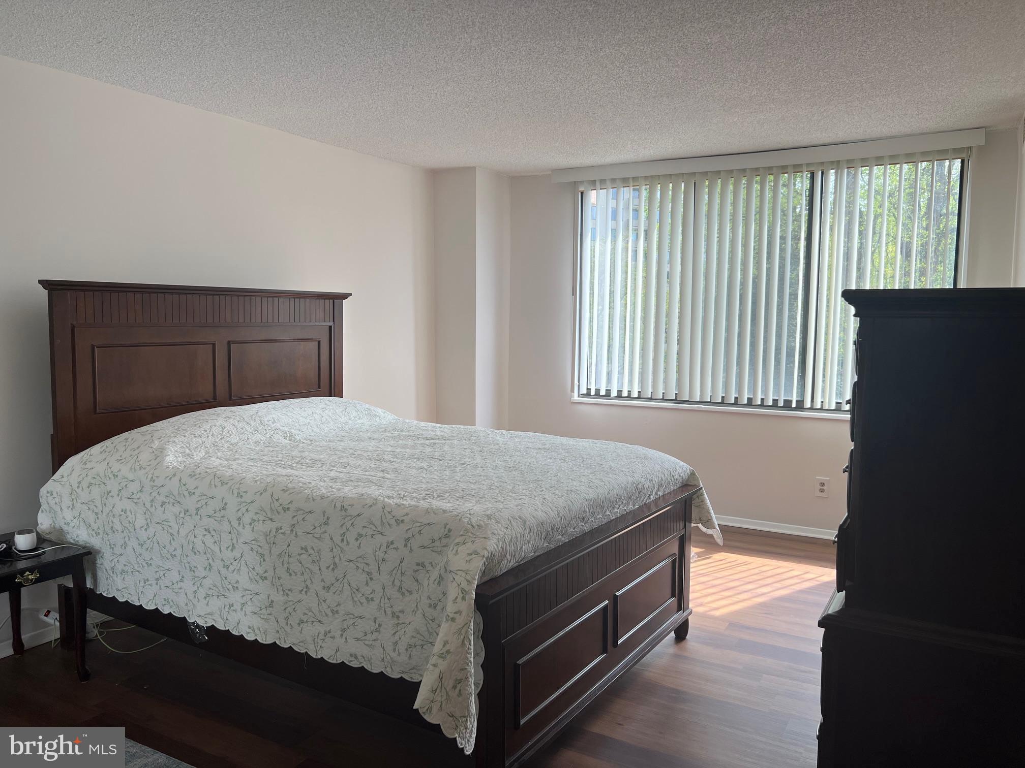 PROMENADE TOWERS - Residential Lease