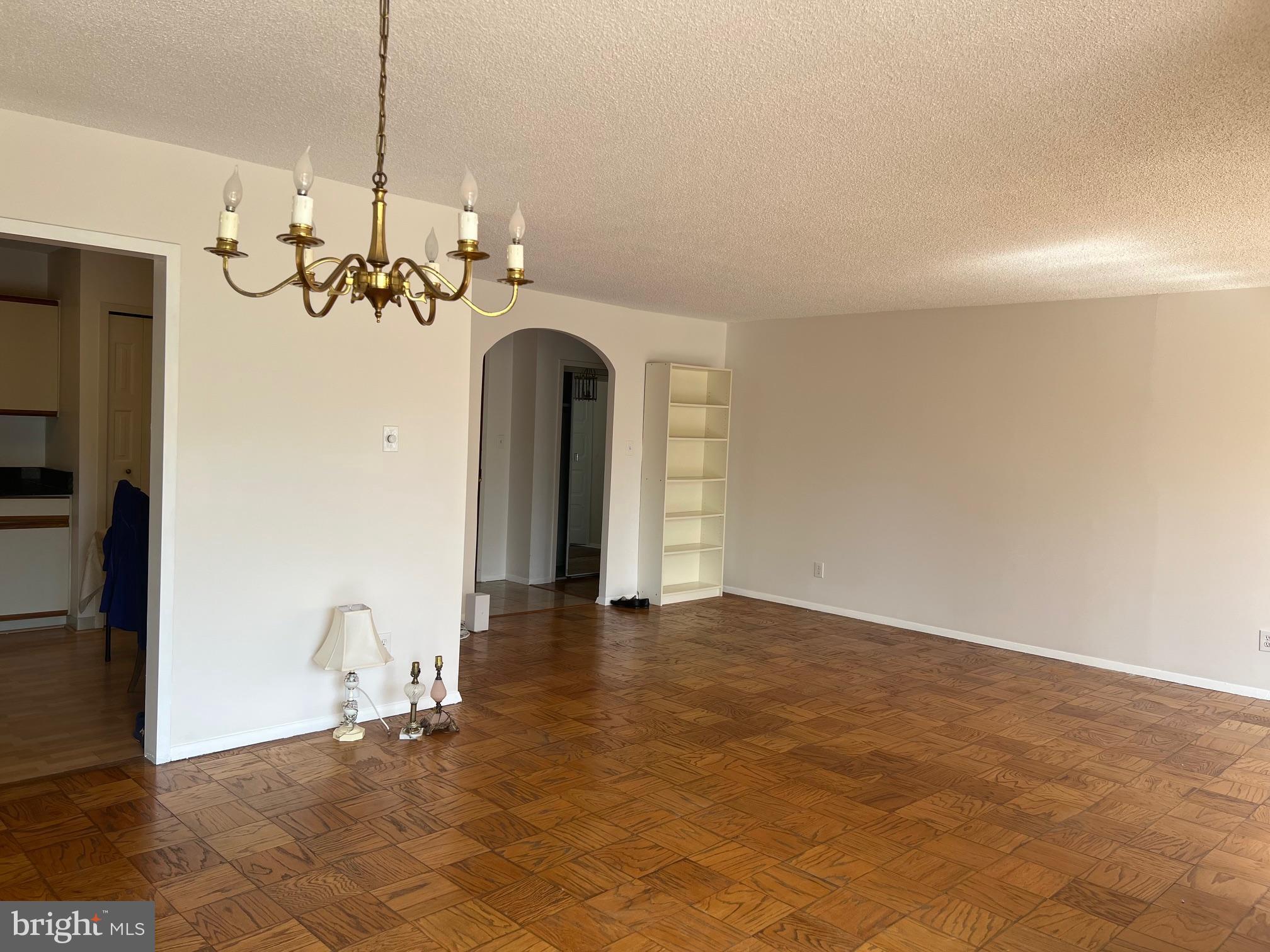 PROMENADE TOWERS - Residential Lease