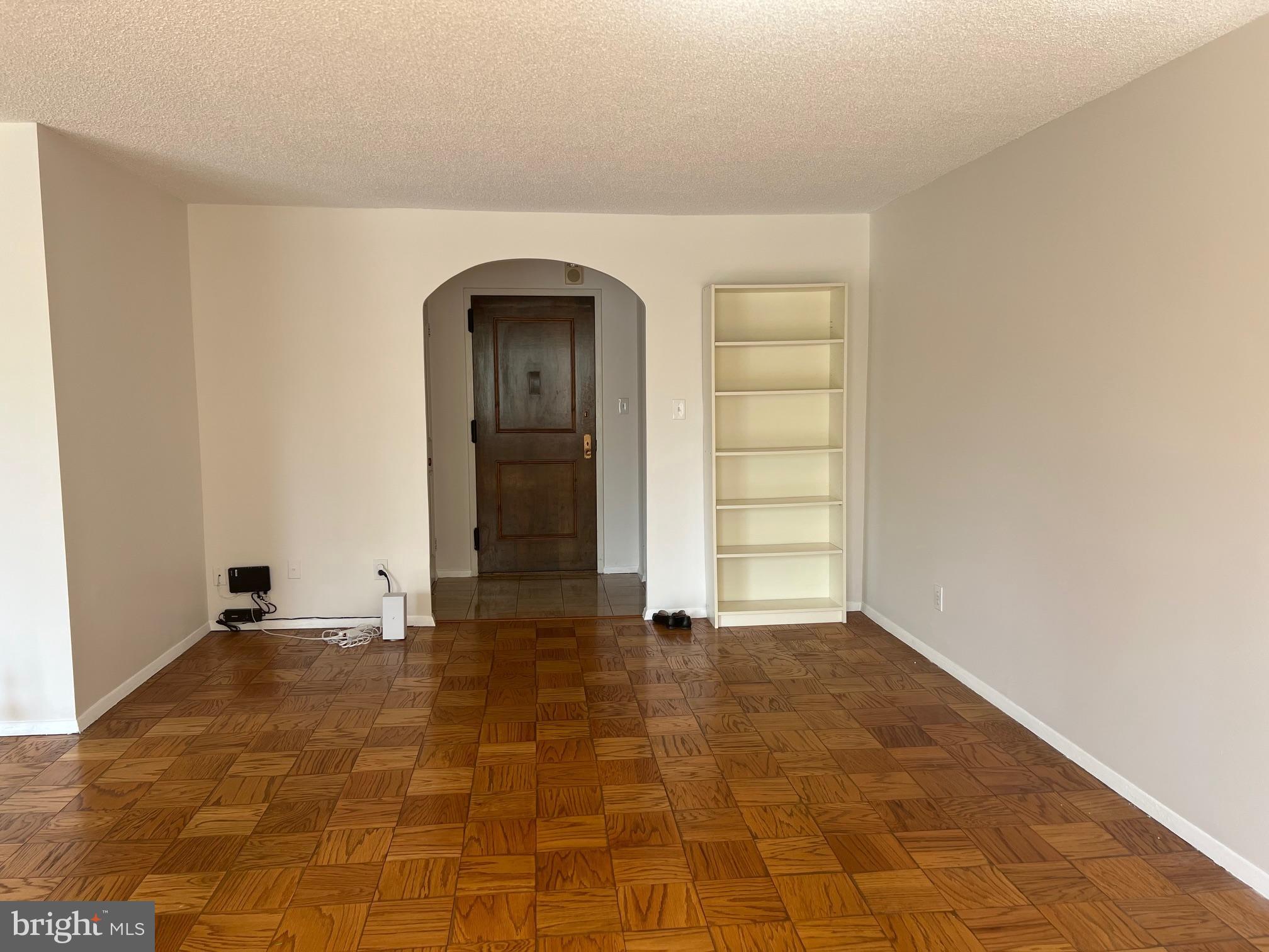 PROMENADE TOWERS - Residential Lease