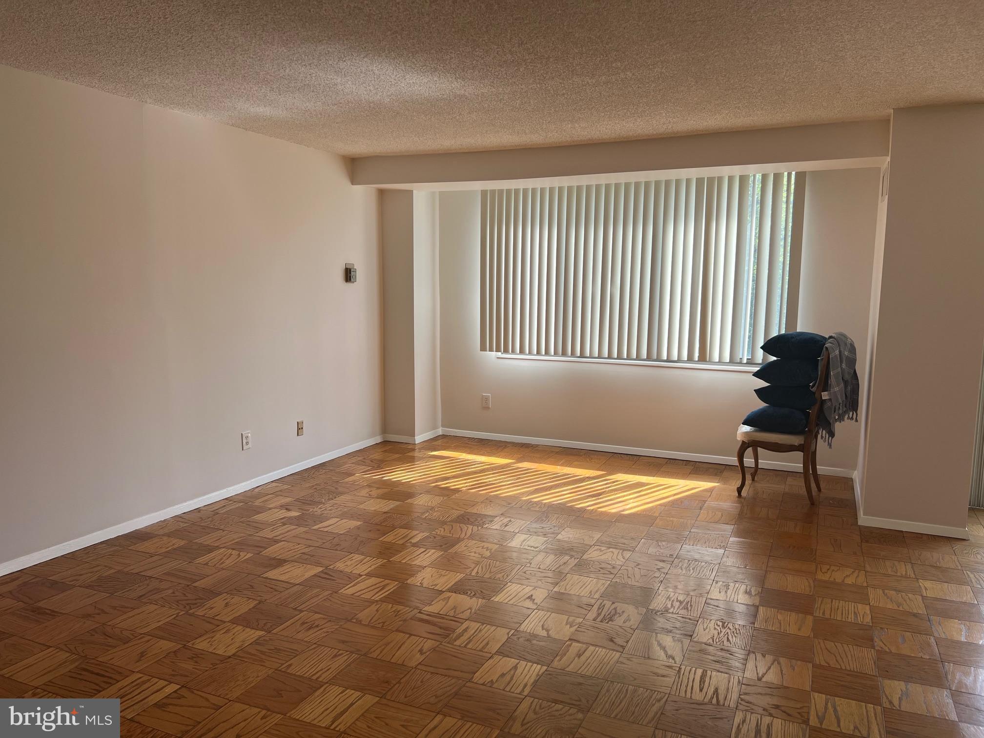 PROMENADE TOWERS - Residential Lease