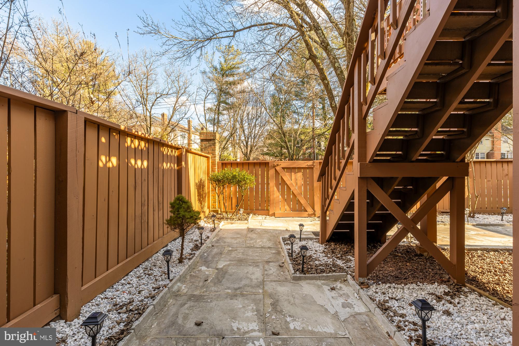 CRESTBERRY - Residential