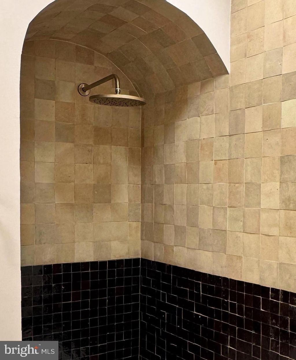 Photo of 811 Pierce Street, PHILADELPHIA, PA 19148 (MLS # PAPH2592282)