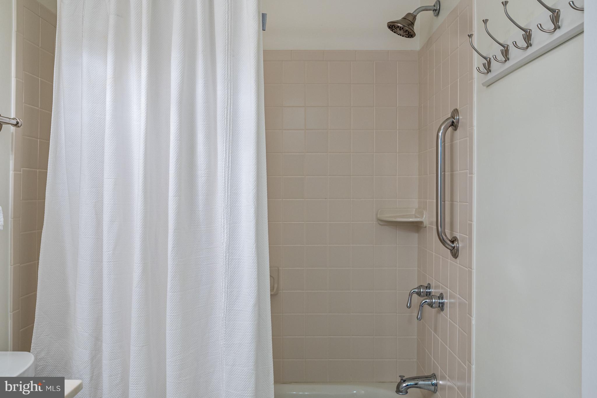 STONEYBROOKE - Residential