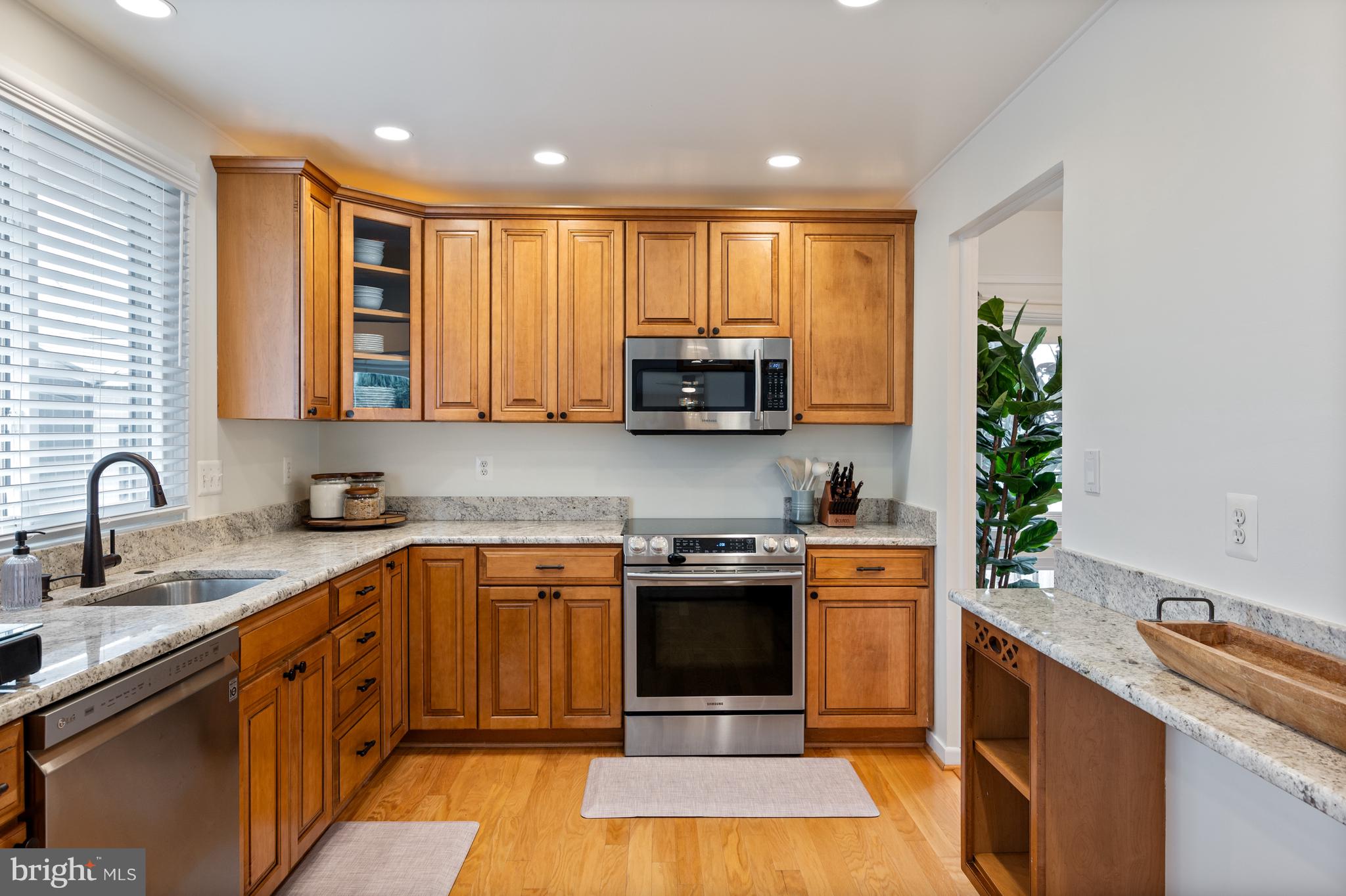 STONEYBROOKE - Residential