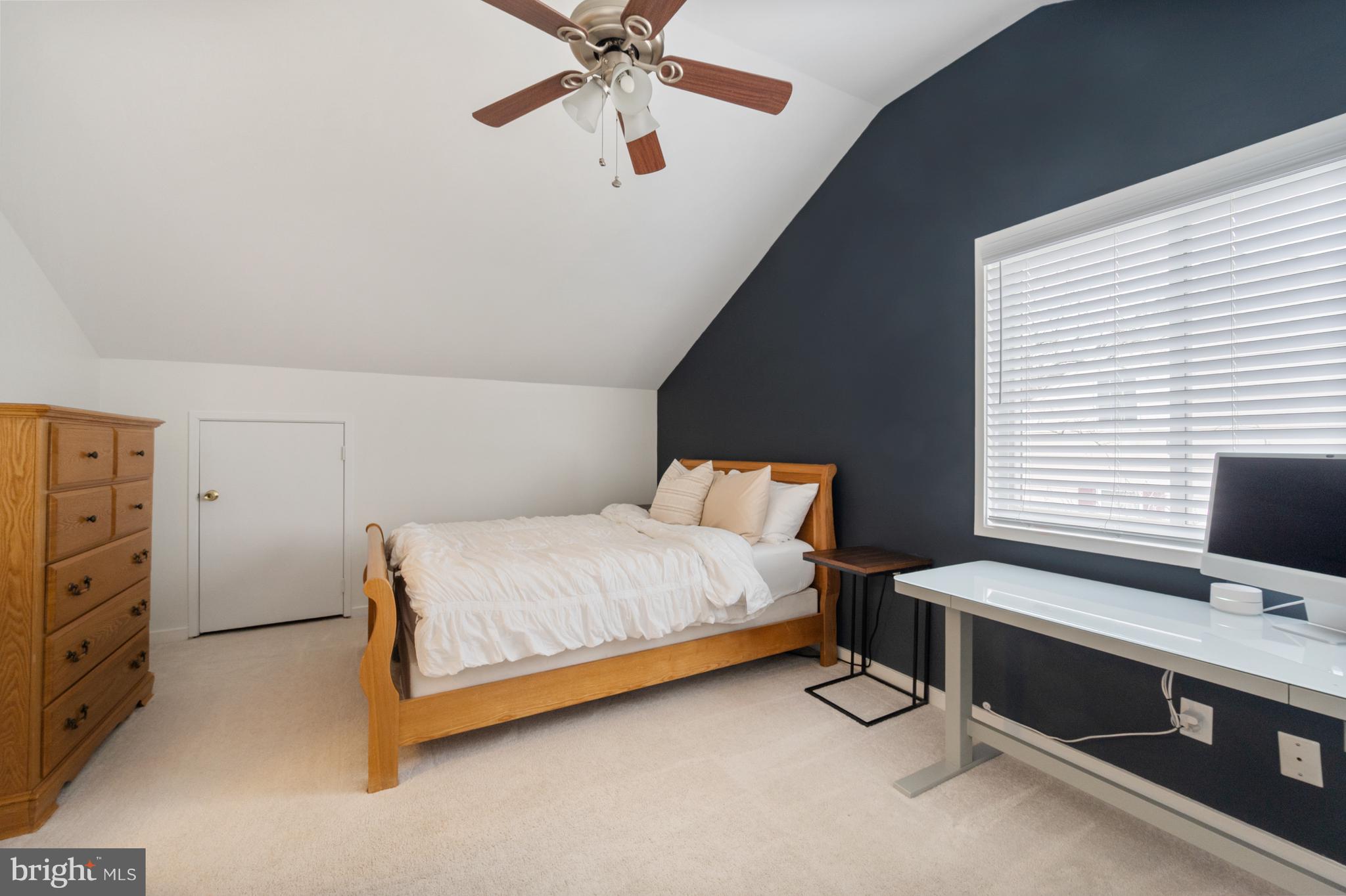 STONEYBROOKE - Residential