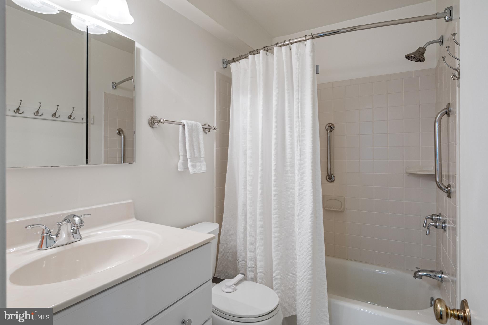 STONEYBROOKE - Residential