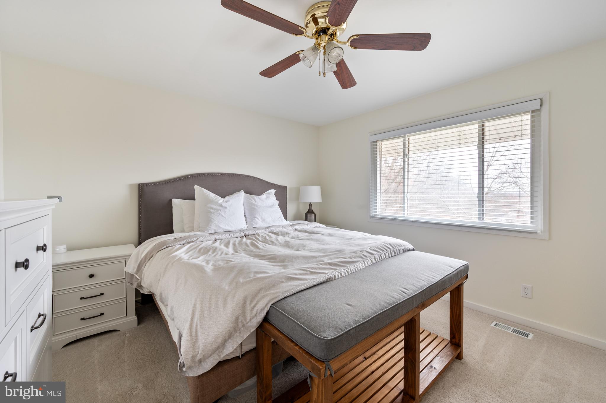 STONEYBROOKE - Residential