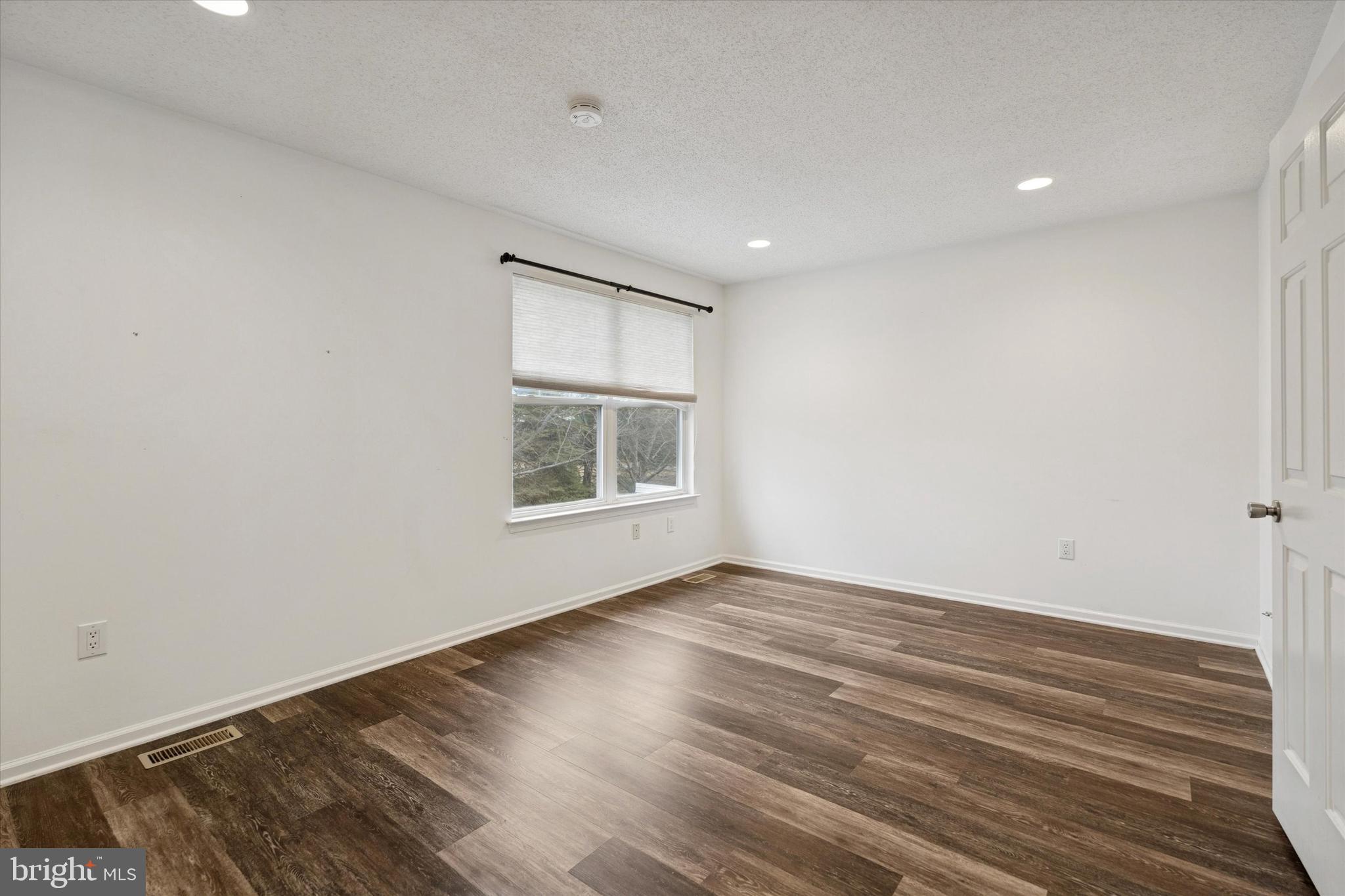 THE HIGHLANDS - Residential