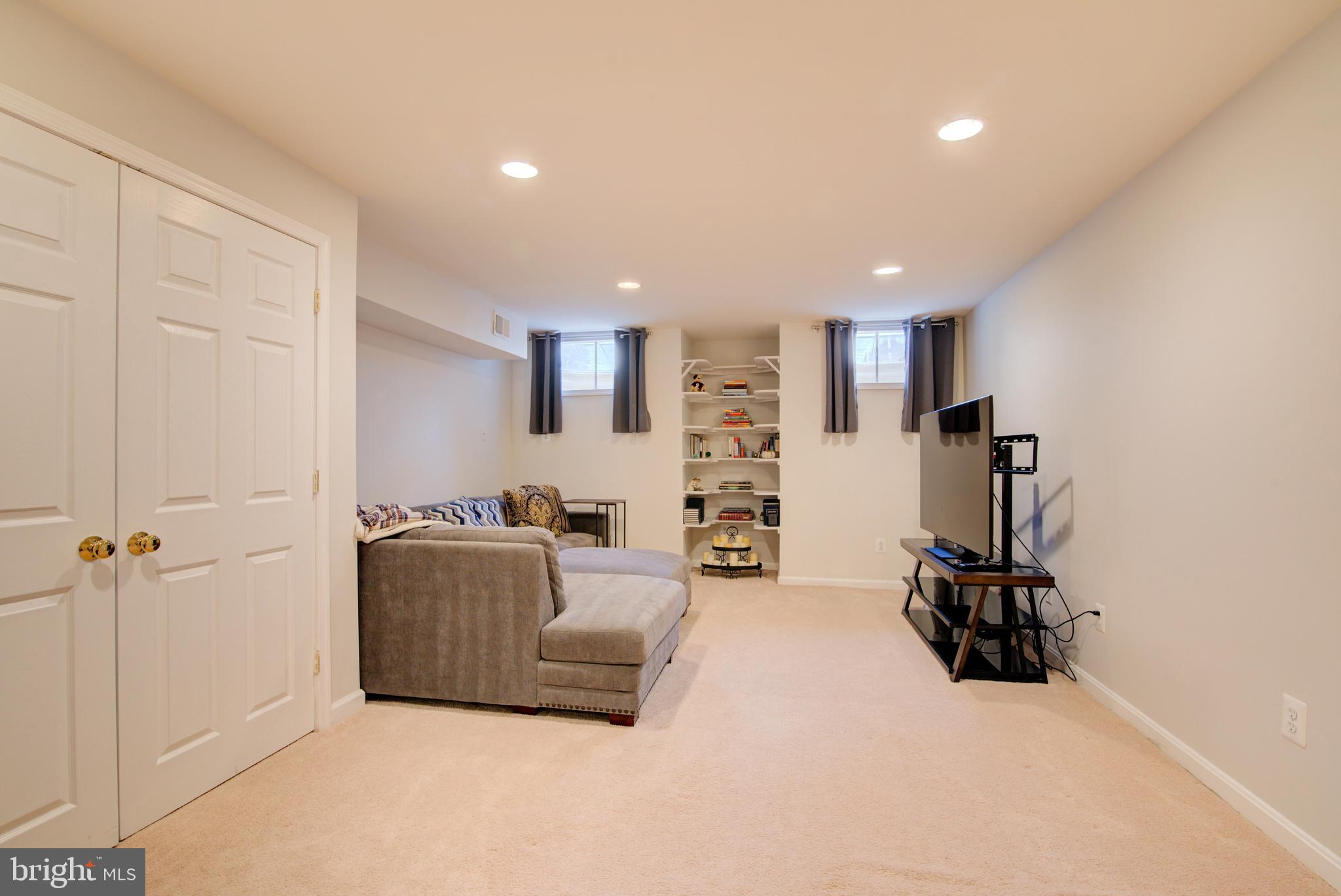 VILLAGES OF PURCELLVILLE - Residential