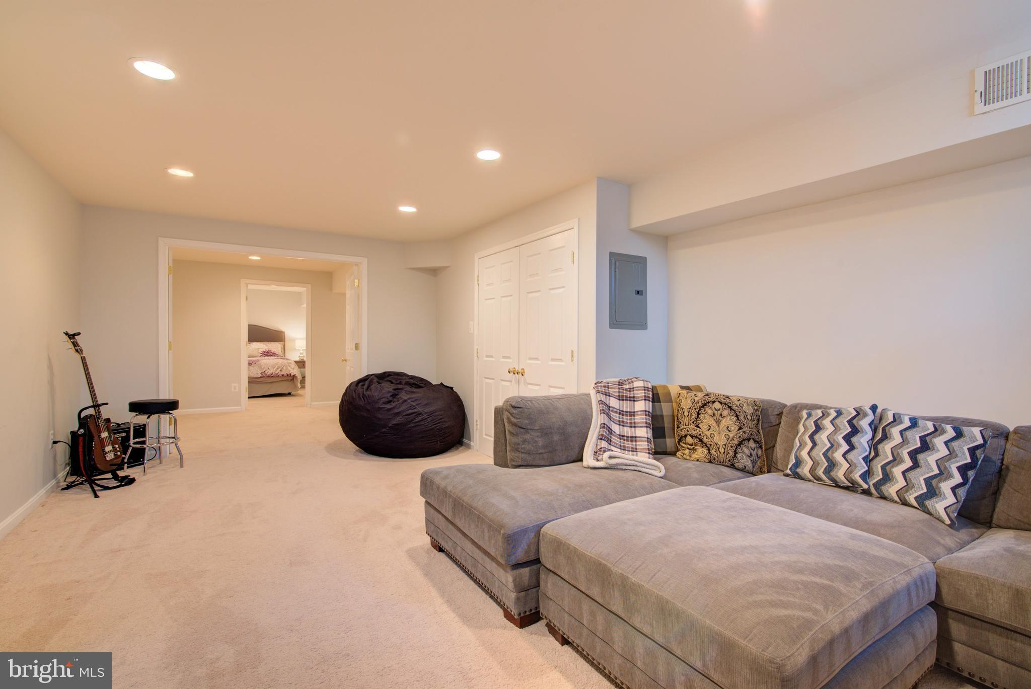 VILLAGES OF PURCELLVILLE - Residential