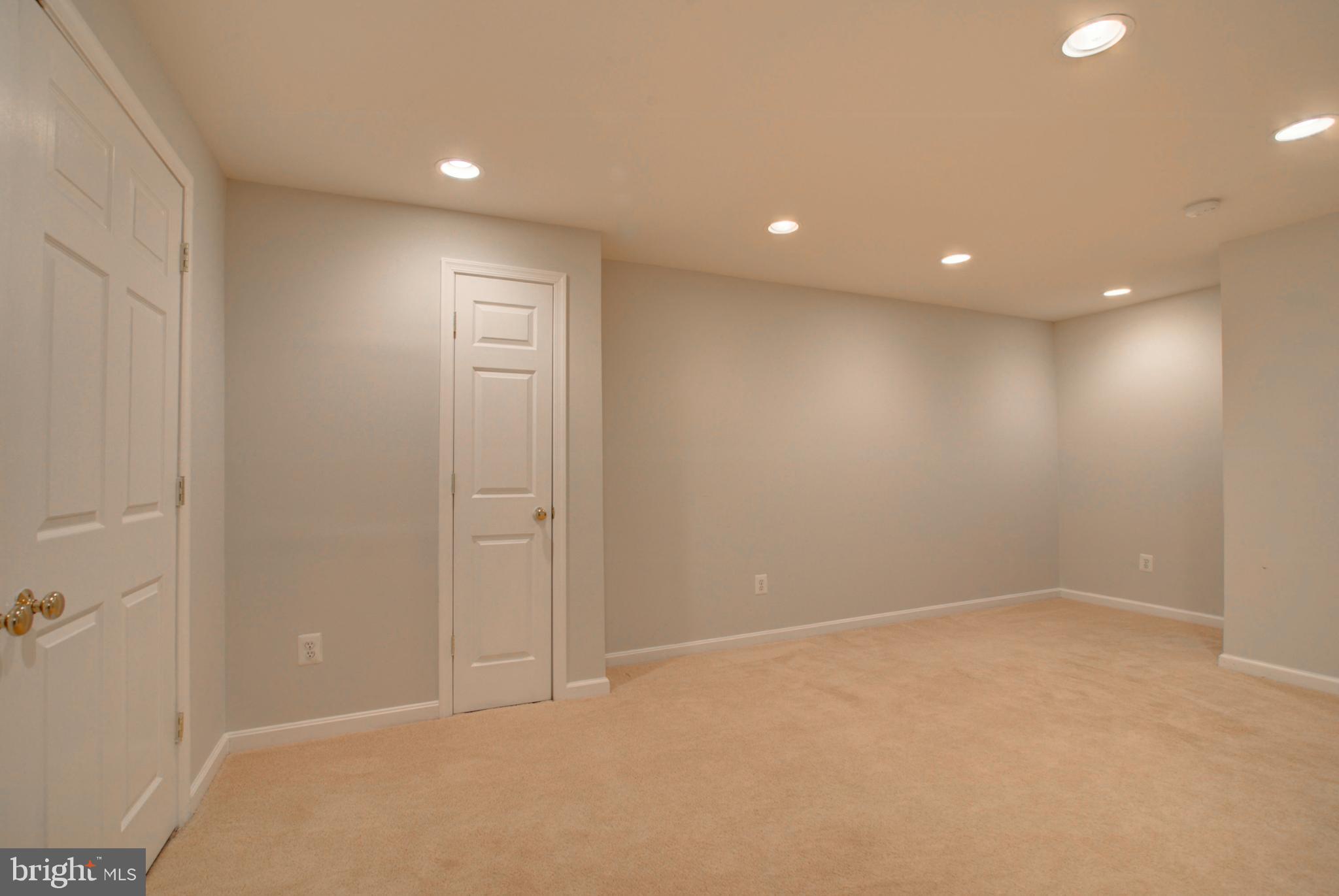 VILLAGES OF PURCELLVILLE - Residential