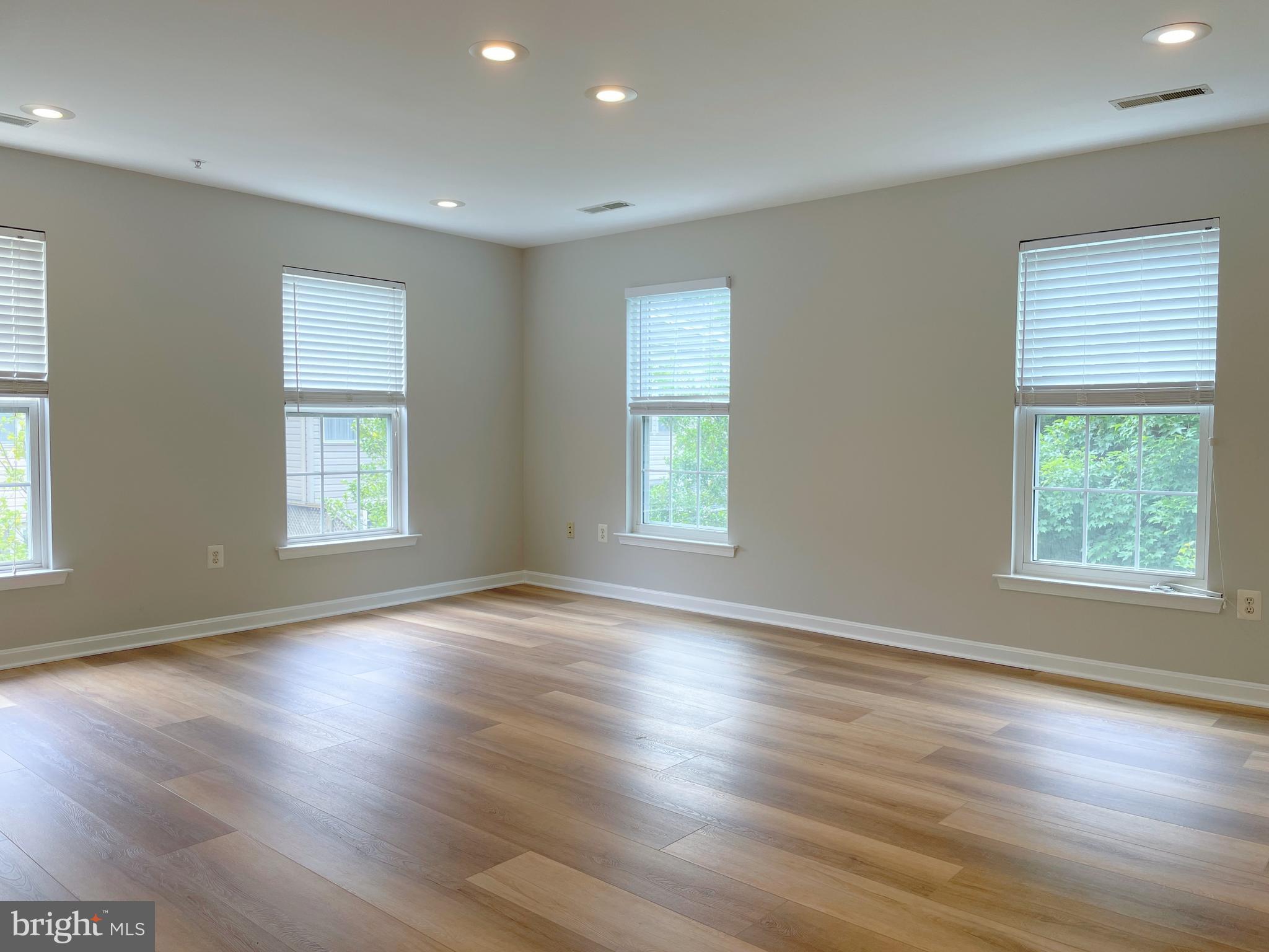 KINGSVIEW RIDGE - Residential Lease