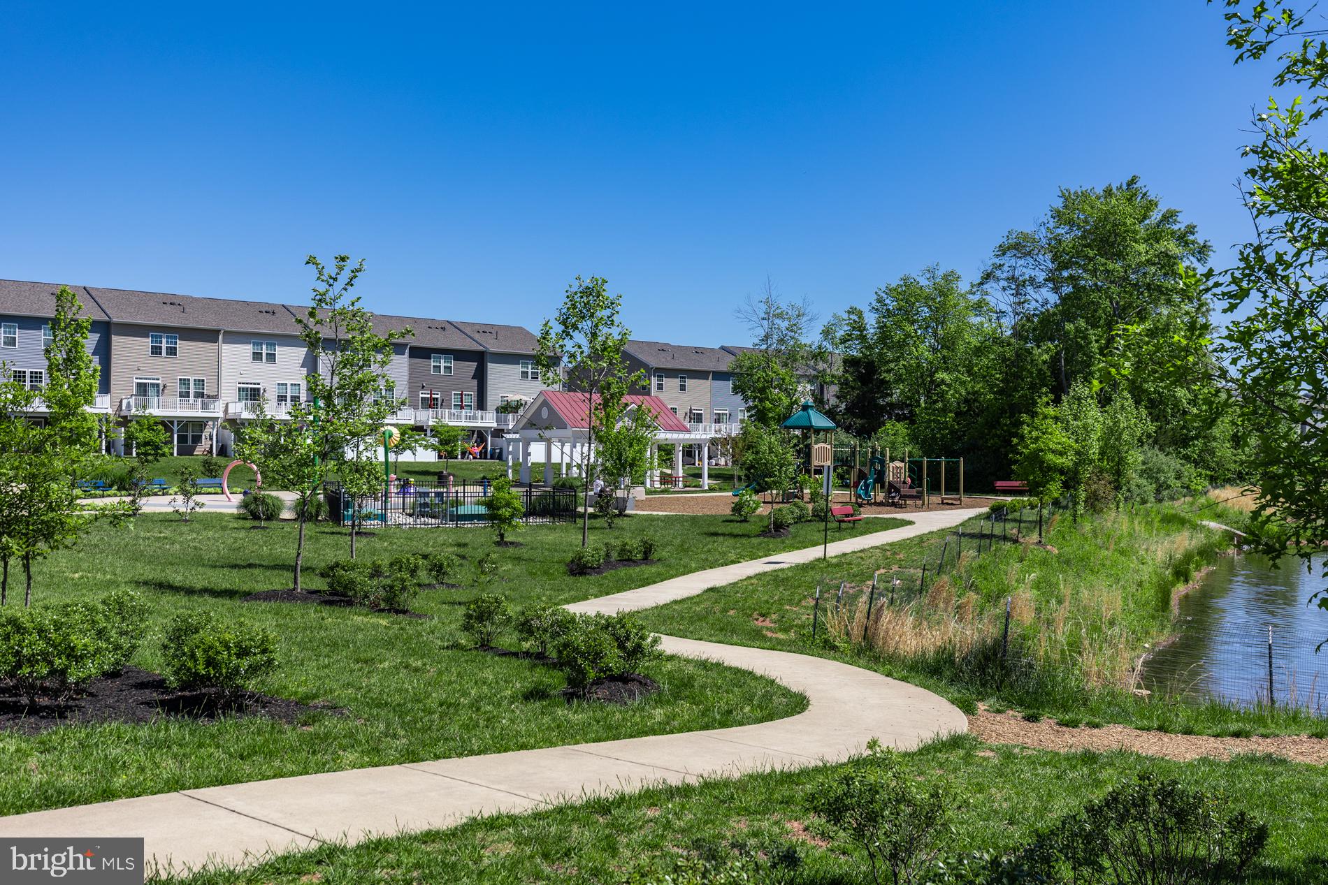 BRADLEY SQUARE - Residential