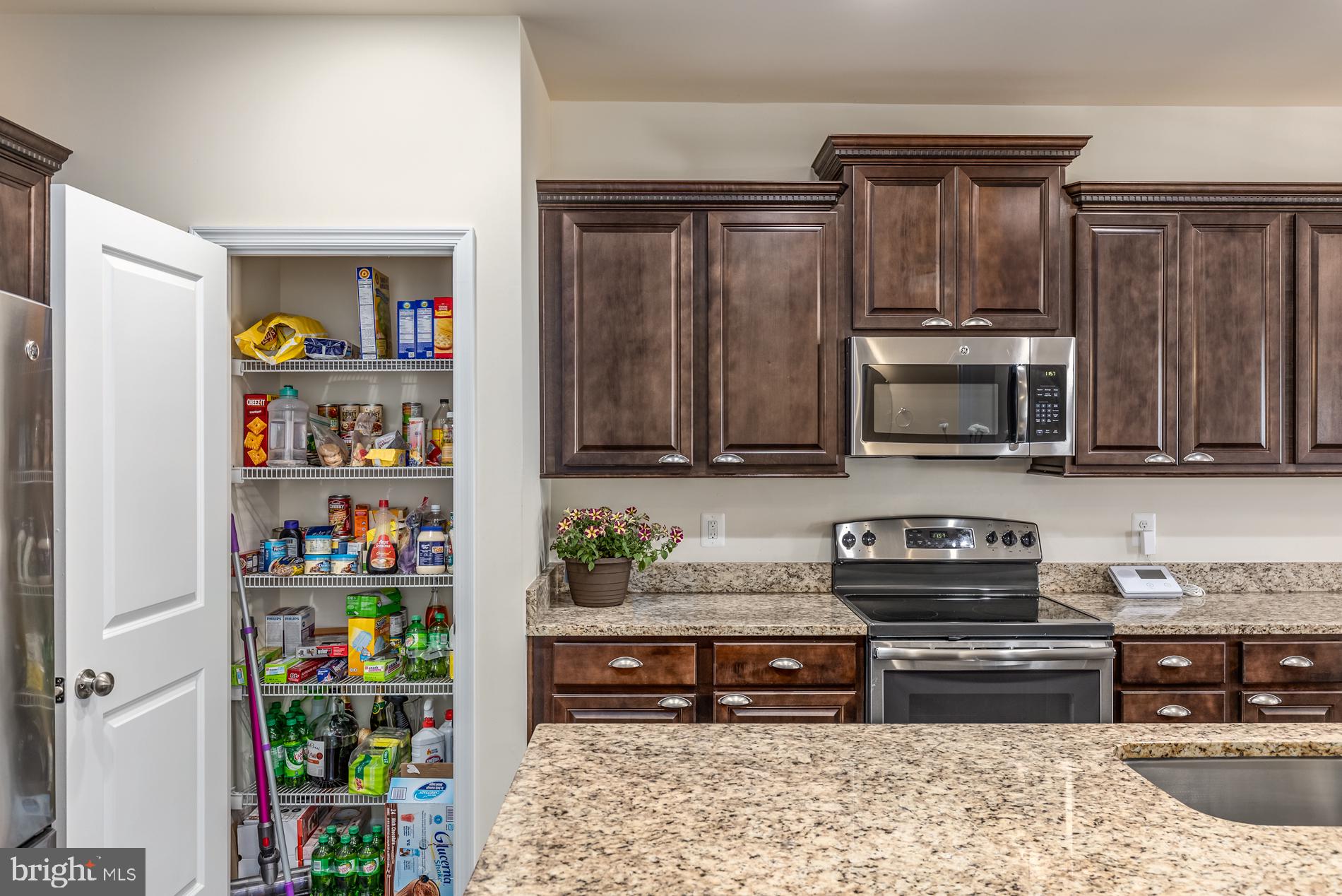 BRADLEY SQUARE - Residential