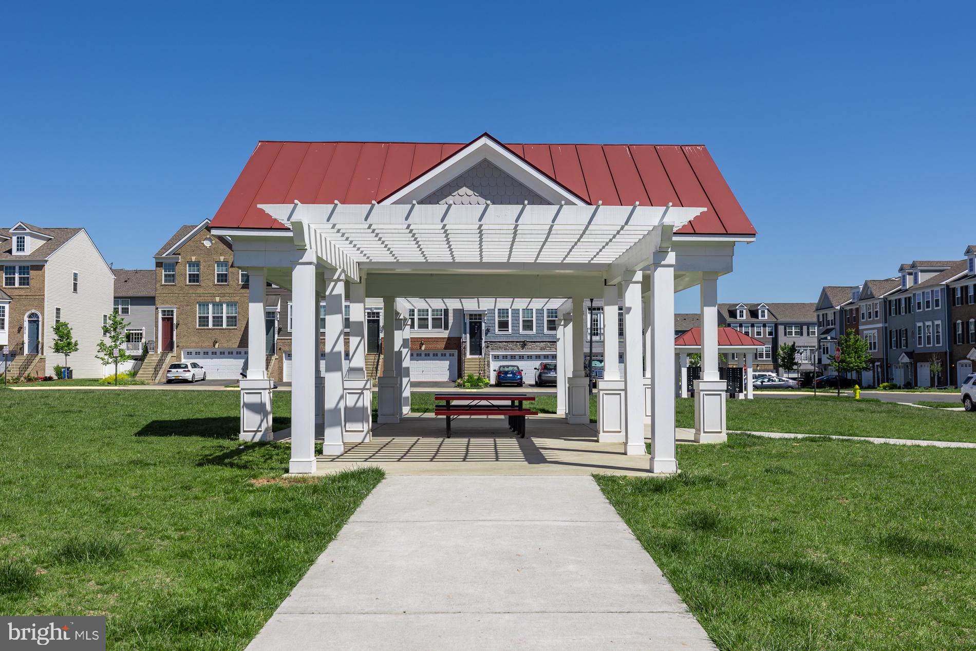 BRADLEY SQUARE - Residential