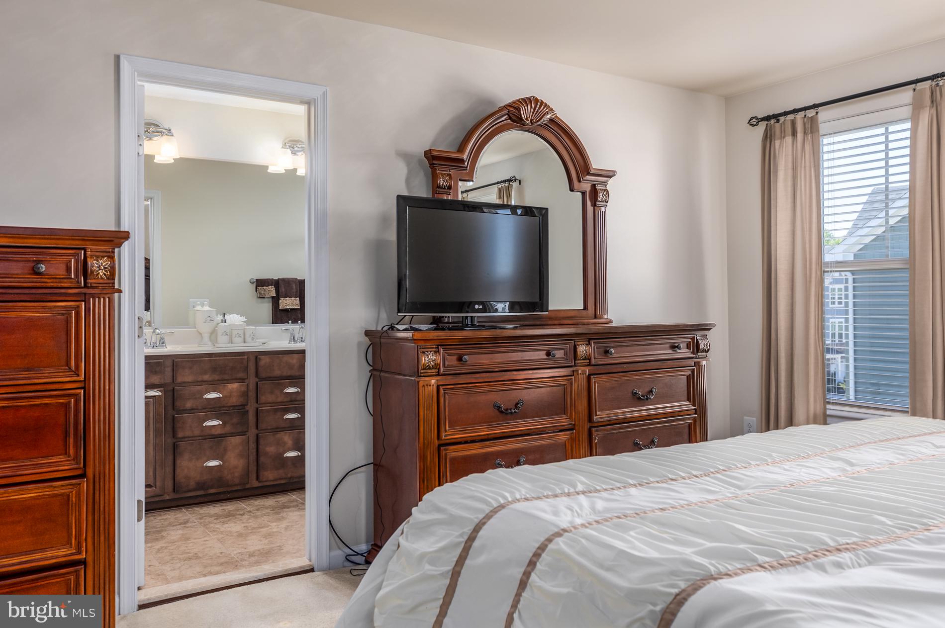 BRADLEY SQUARE - Residential