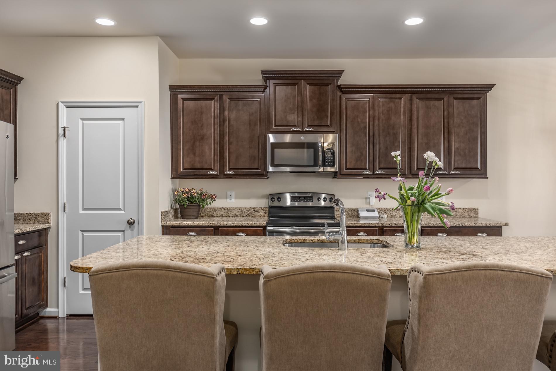 BRADLEY SQUARE - Residential