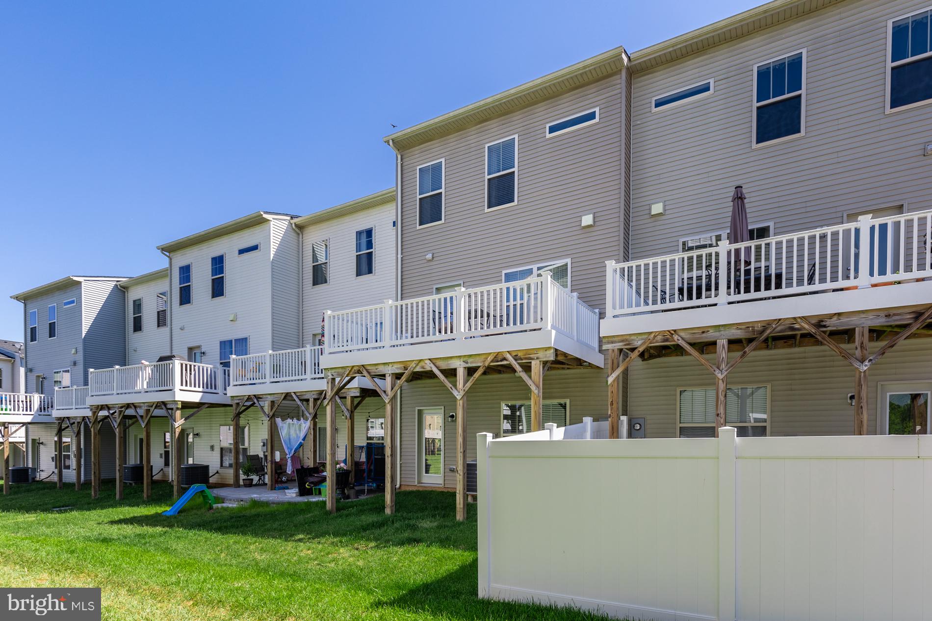 BRADLEY SQUARE - Residential