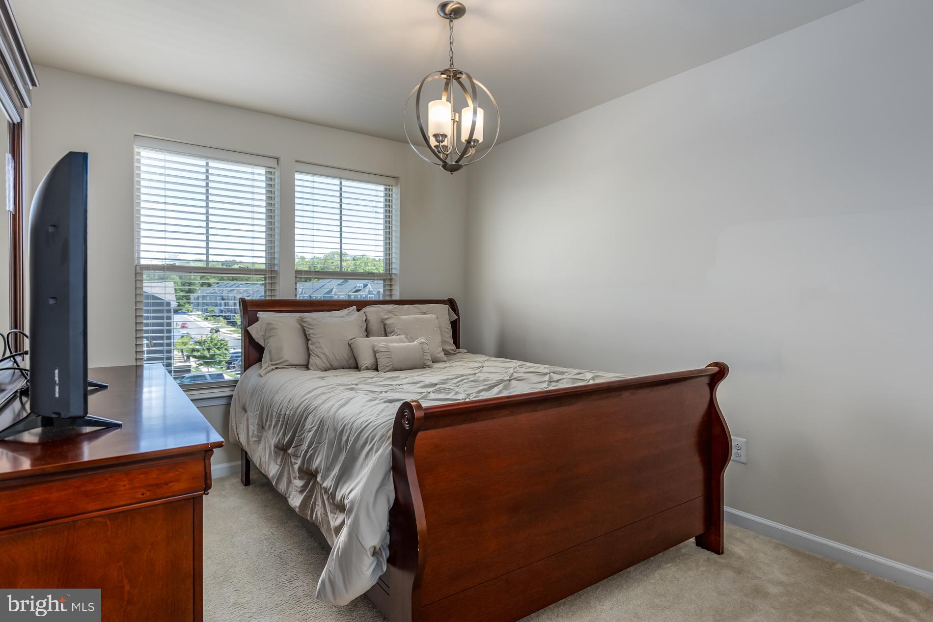 BRADLEY SQUARE - Residential