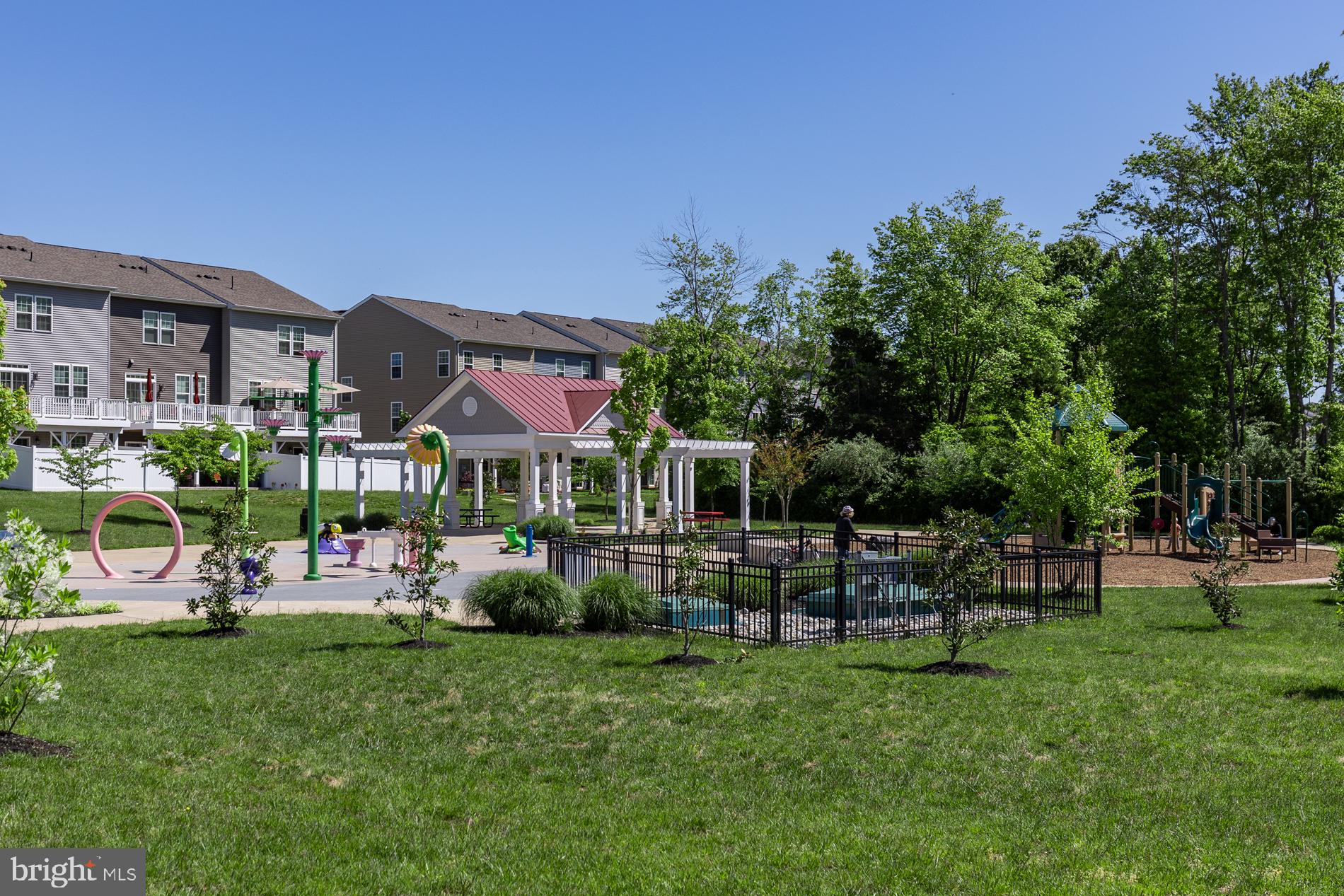 BRADLEY SQUARE - Residential