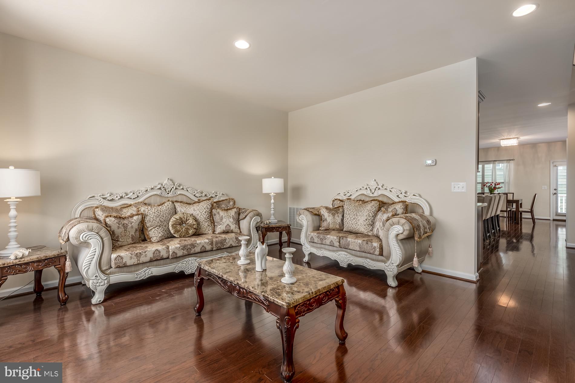 BRADLEY SQUARE - Residential