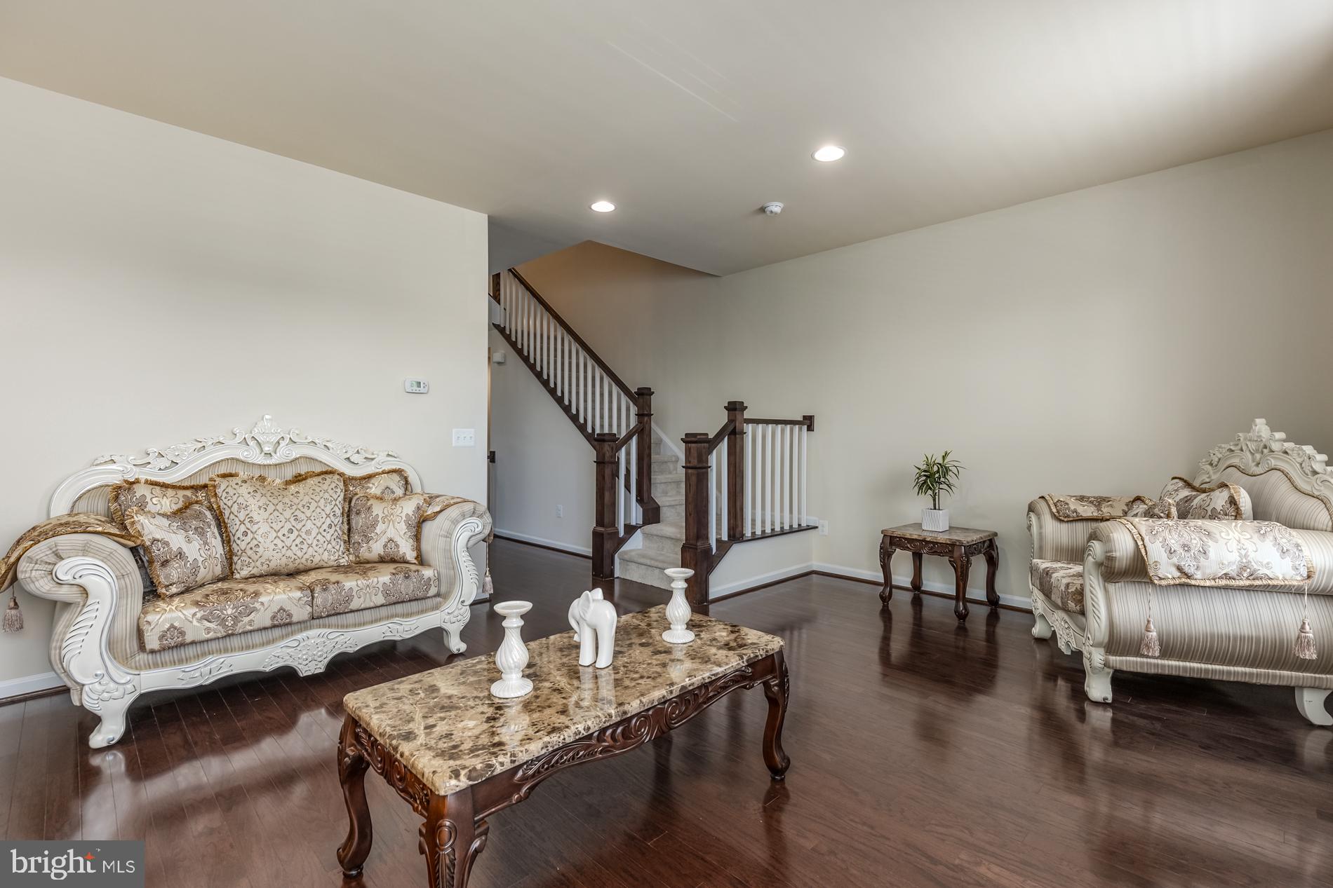 BRADLEY SQUARE - Residential