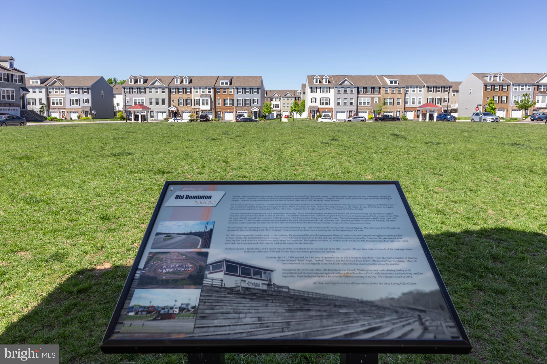 BRADLEY SQUARE - Residential