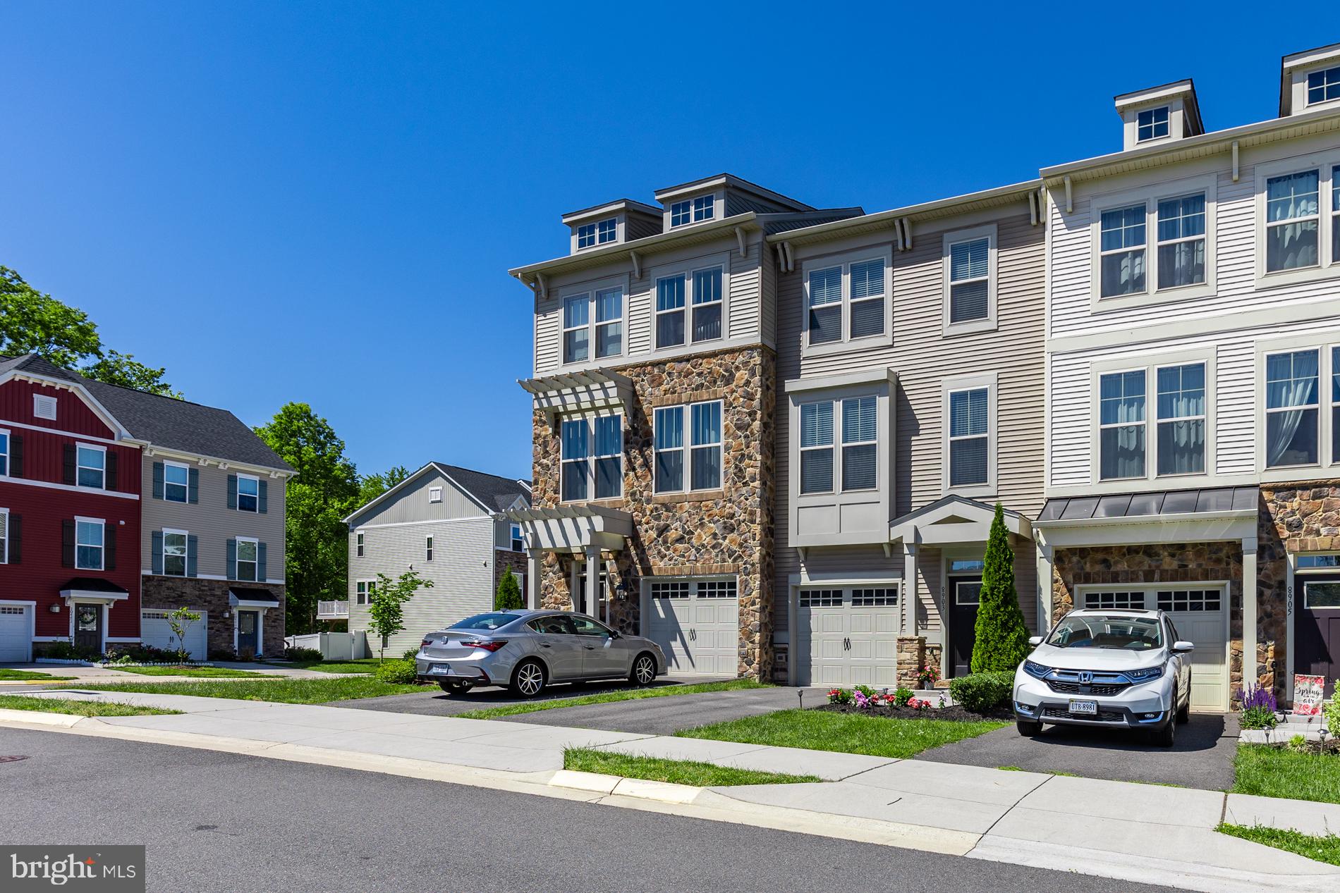 BRADLEY SQUARE - Residential