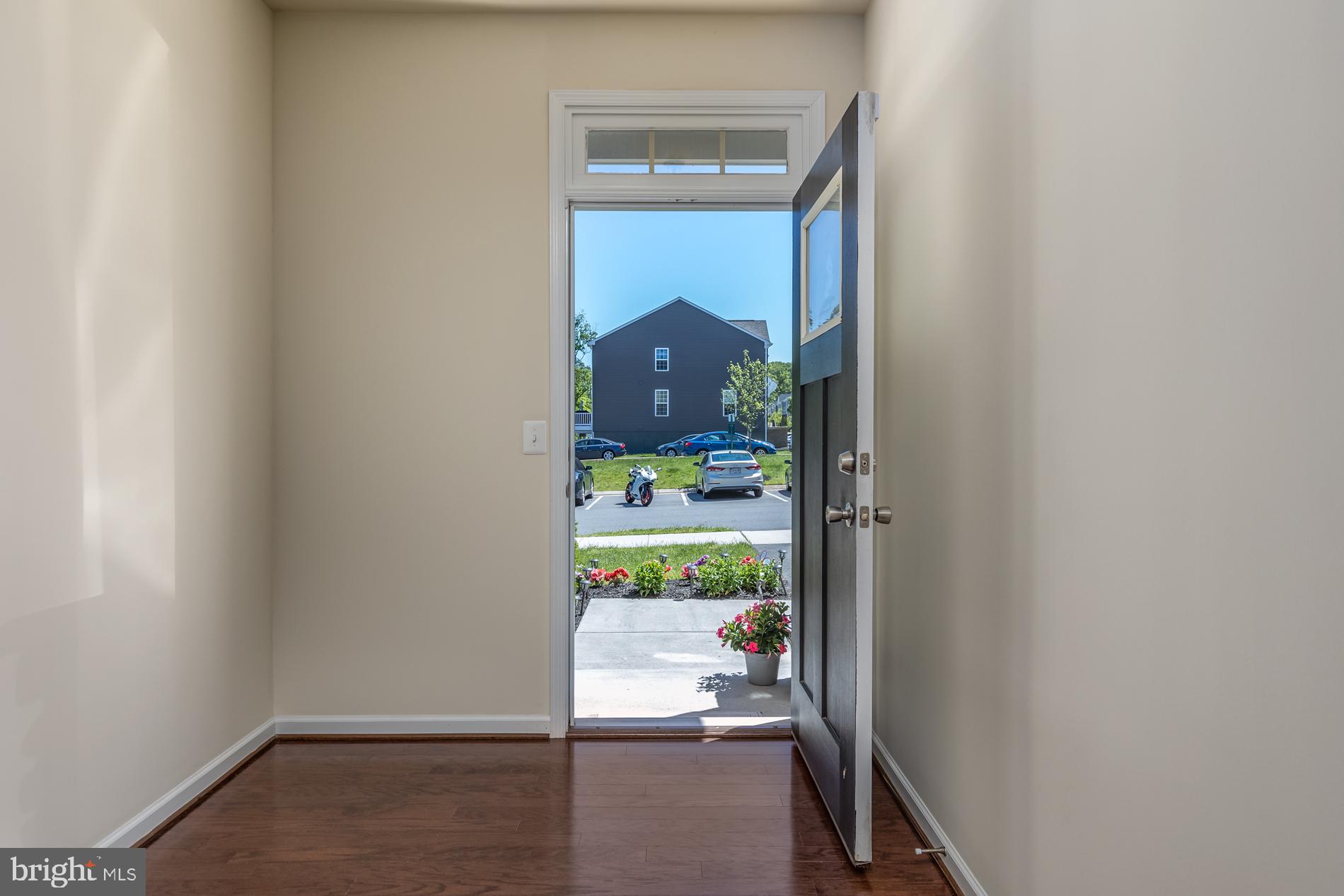 BRADLEY SQUARE - Residential