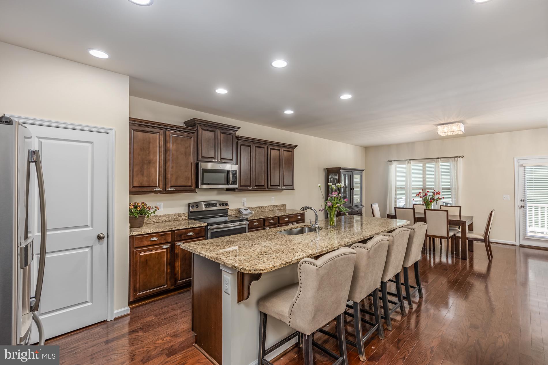 BRADLEY SQUARE - Residential