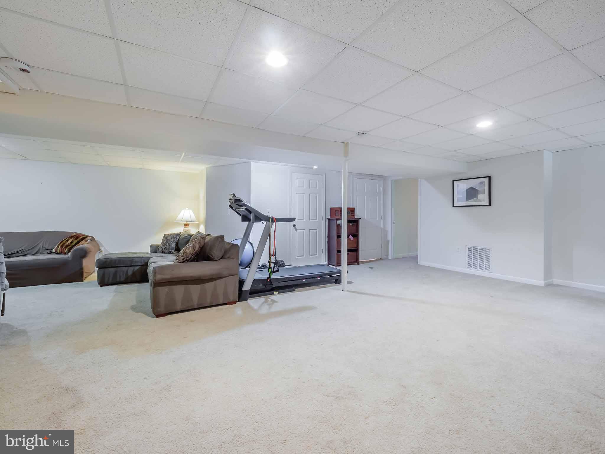 HILLMEADE MANOR - Residential