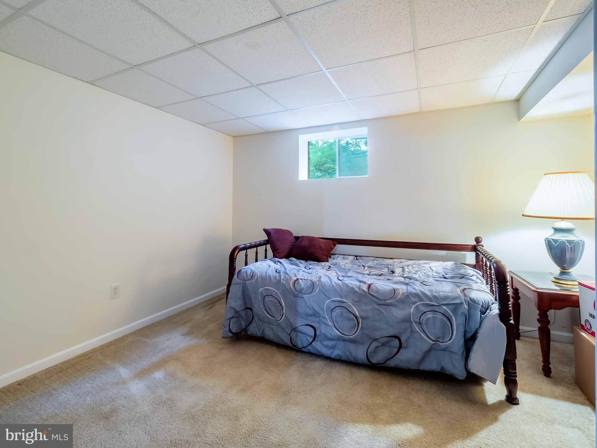 HILLMEADE MANOR - Residential