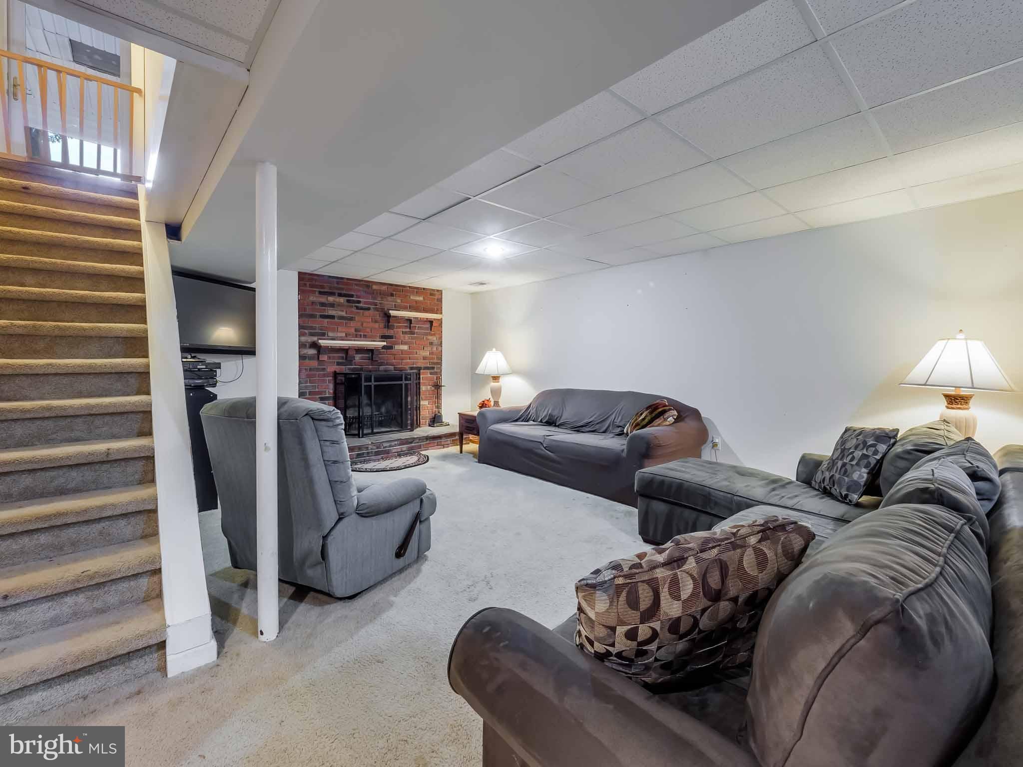 HILLMEADE MANOR - Residential