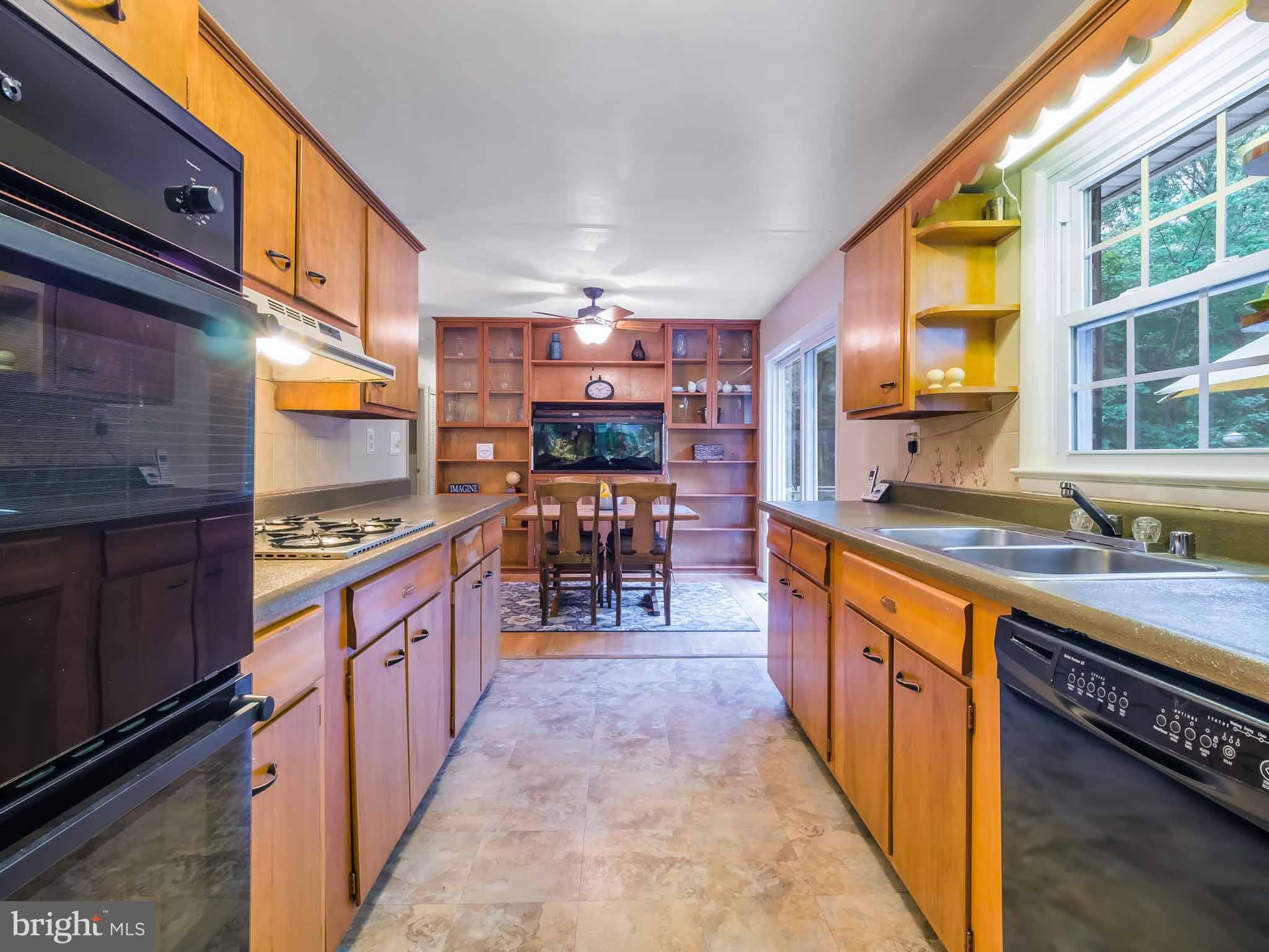 HILLMEADE MANOR - Residential