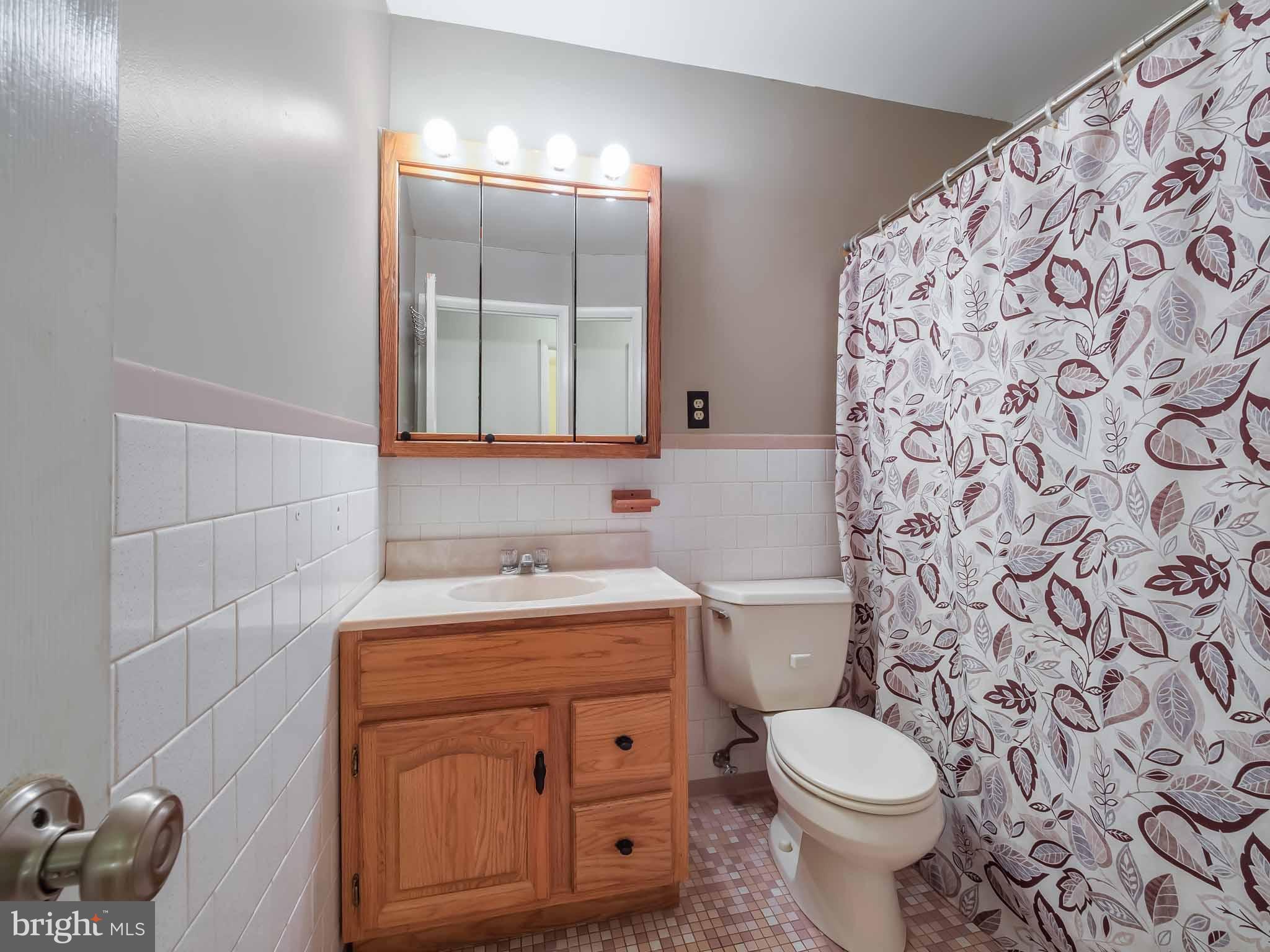 HILLMEADE MANOR - Residential